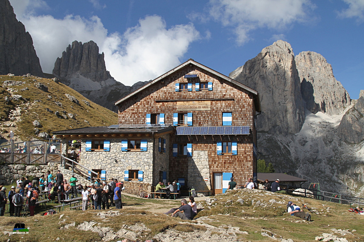 Rifugio Roda di Vael ...