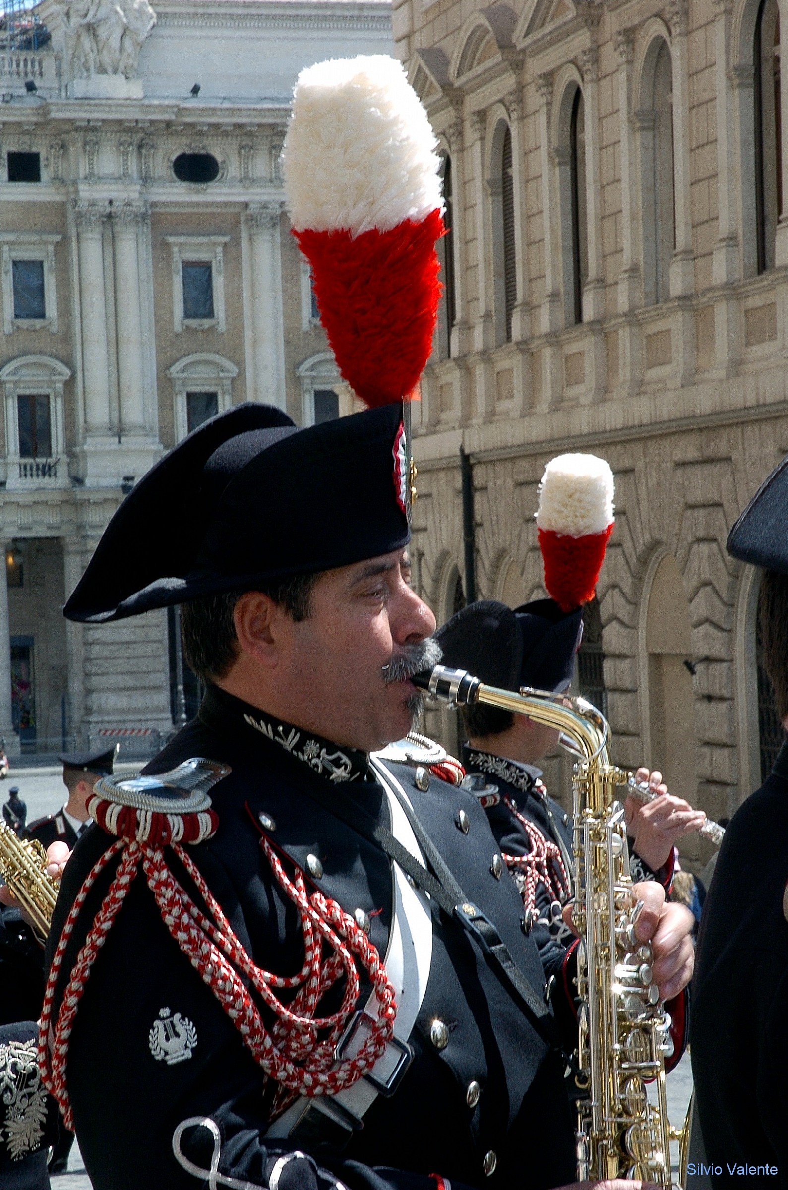 Roma, Carabinieri a piazza Montecitorio
