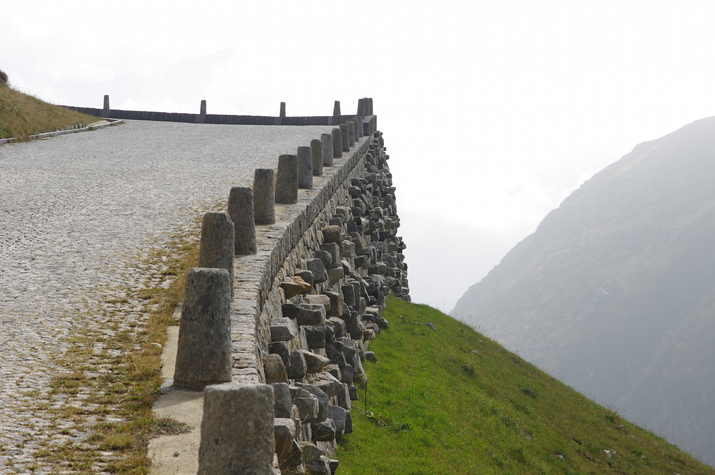 strada passo s gottardo ,tremula