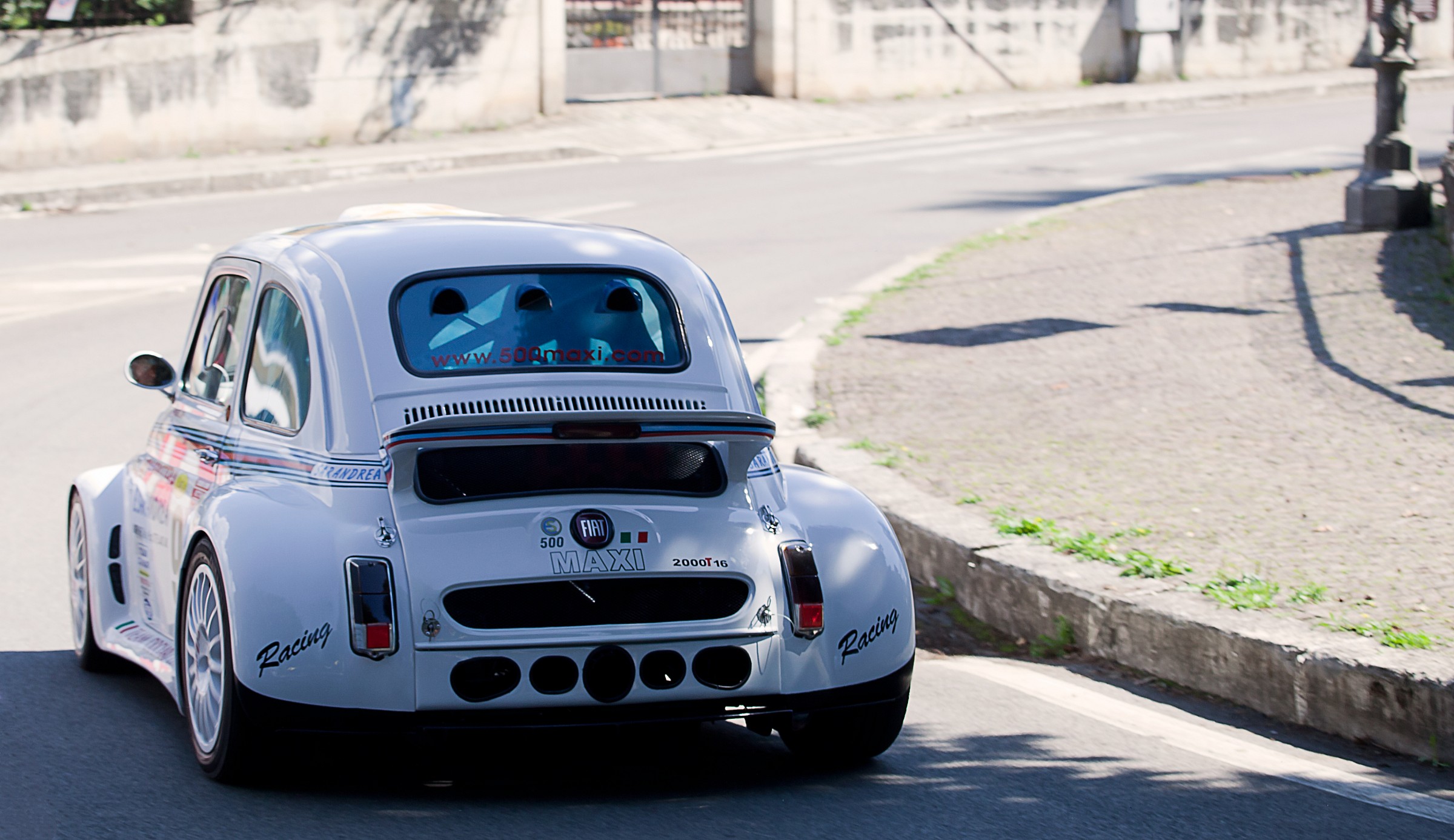 500 Maxi, Competizione, Posteriore