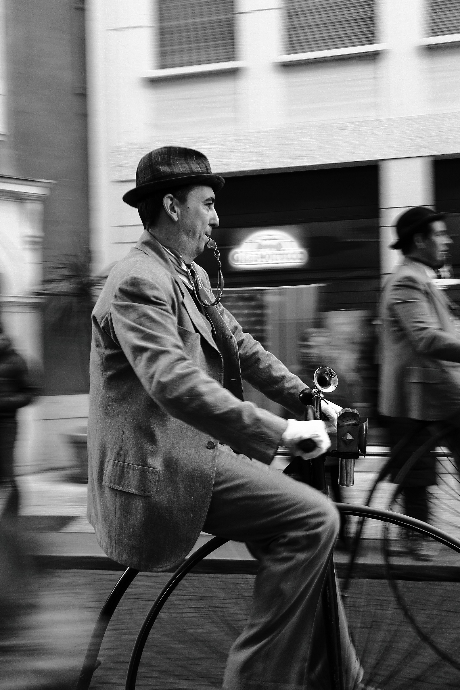 Spaaazio signori ...spazio..