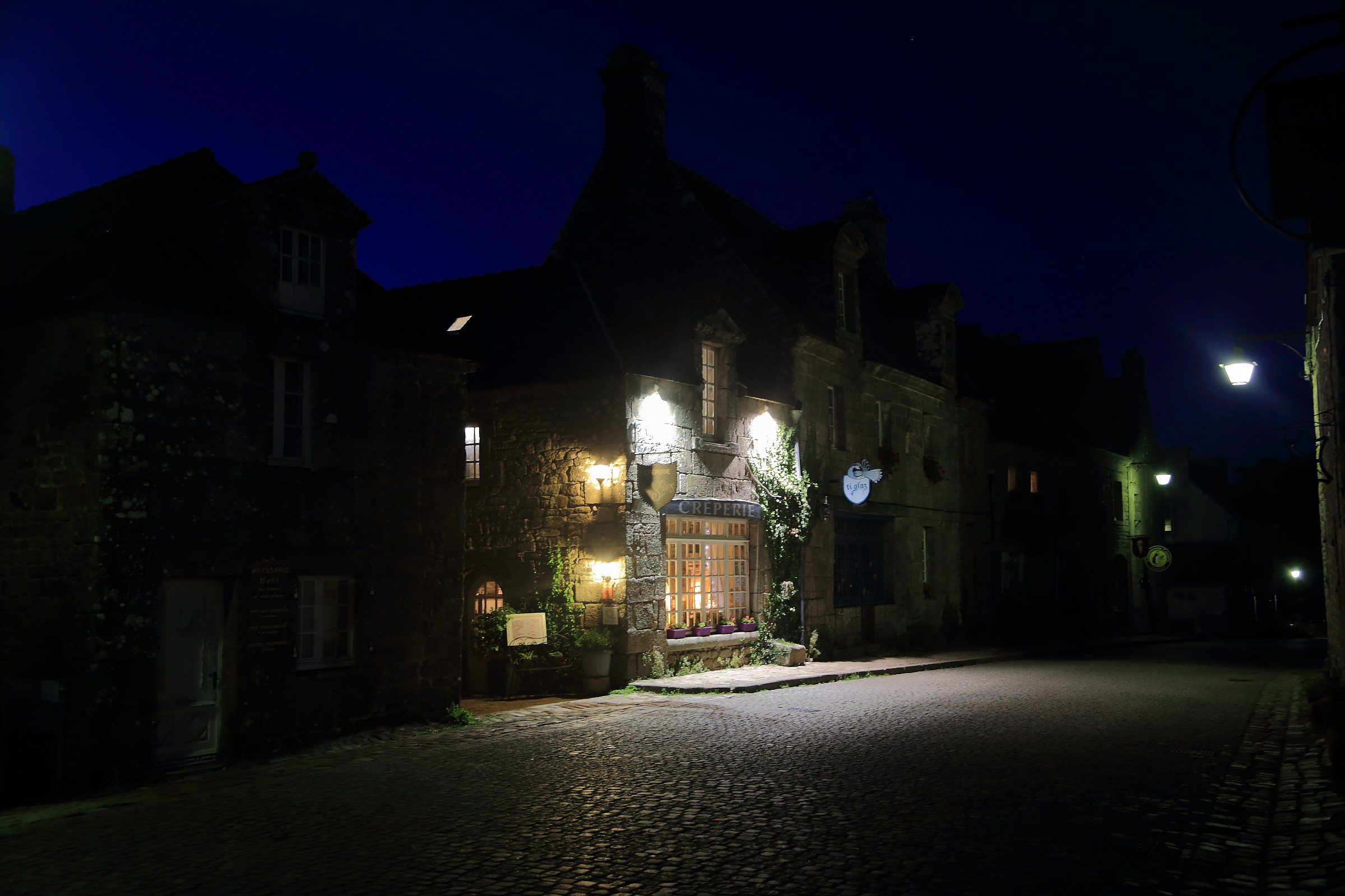 Locronan by night - Brittany