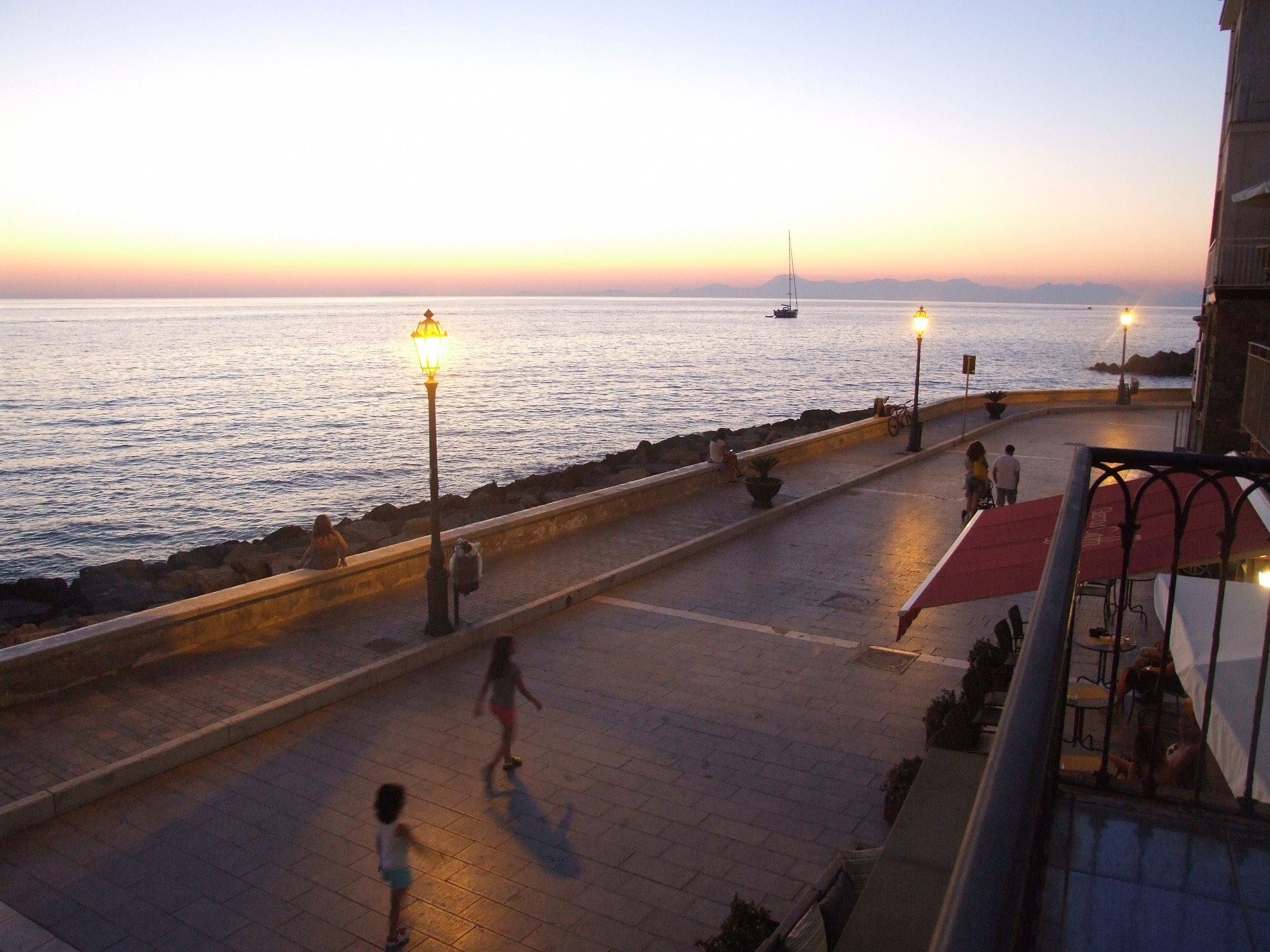 cenetta sul lungomare