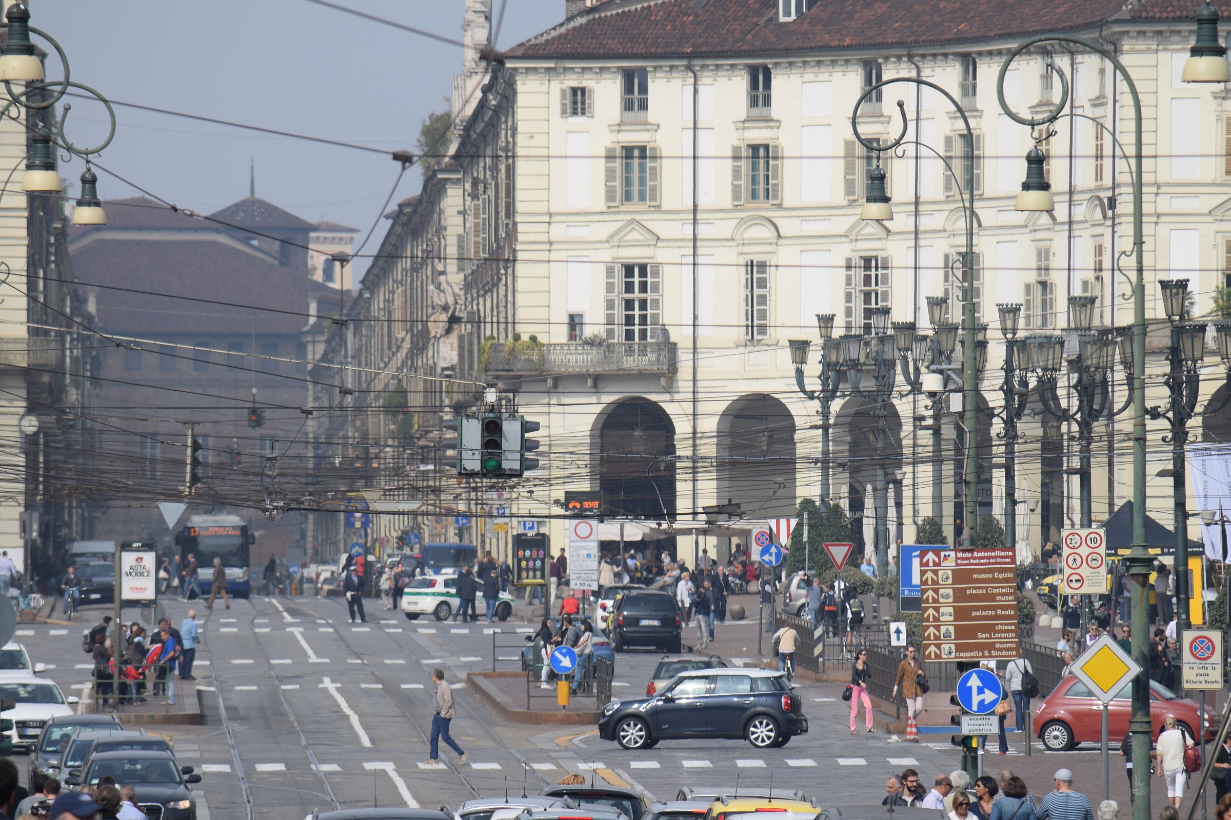 Ragnatela di cavi elettrici