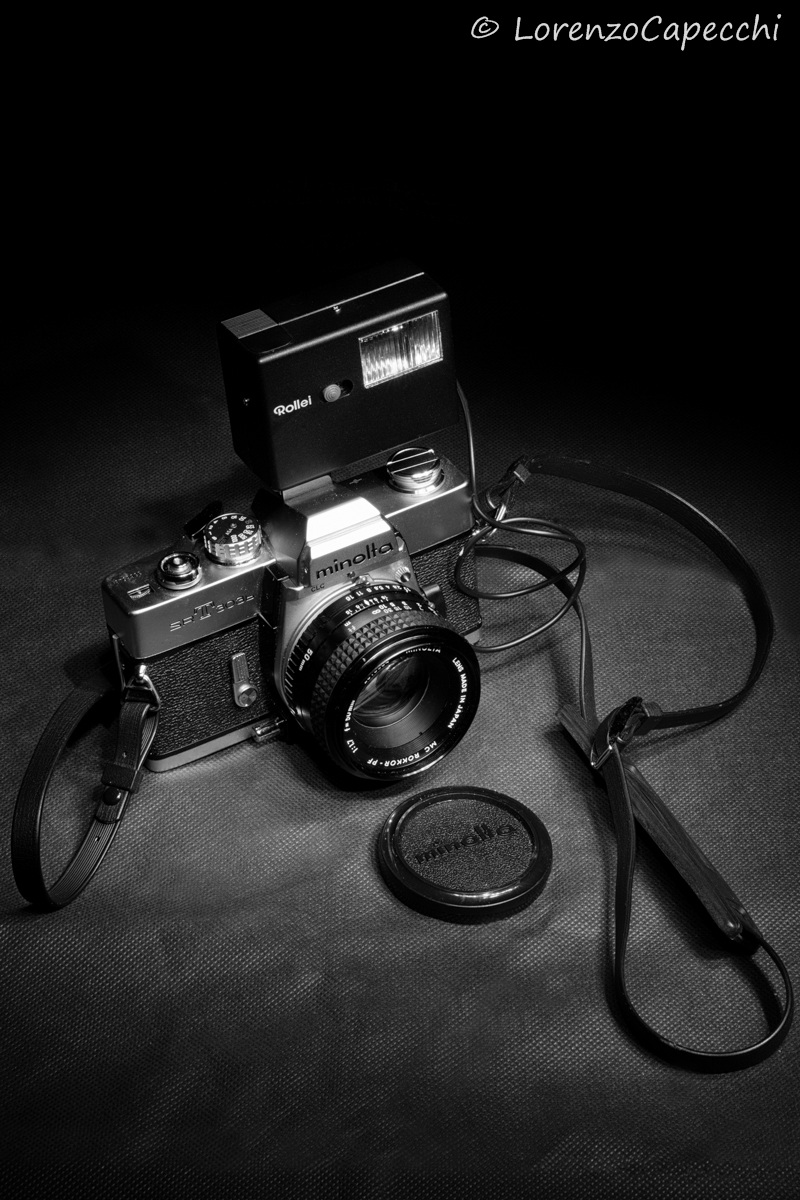 Reflex Minolta SRT 303 b 50 mm and Flash