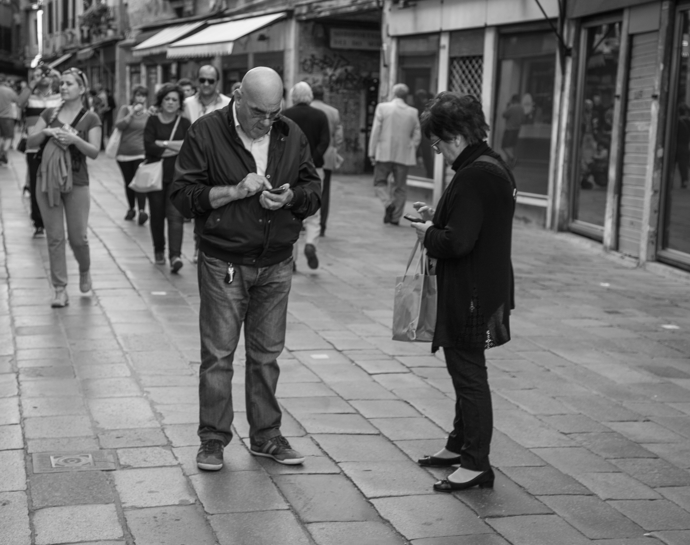 Who is the most 'fast to send the message?