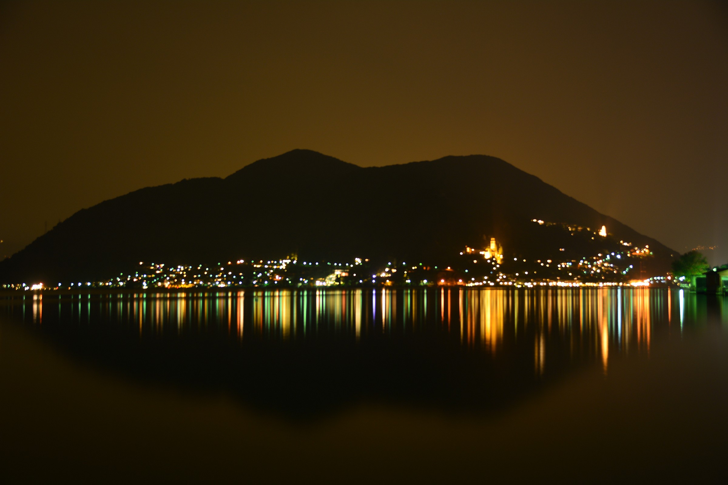 Porto Ceresio 3 ottobre 2014 ore 21.15