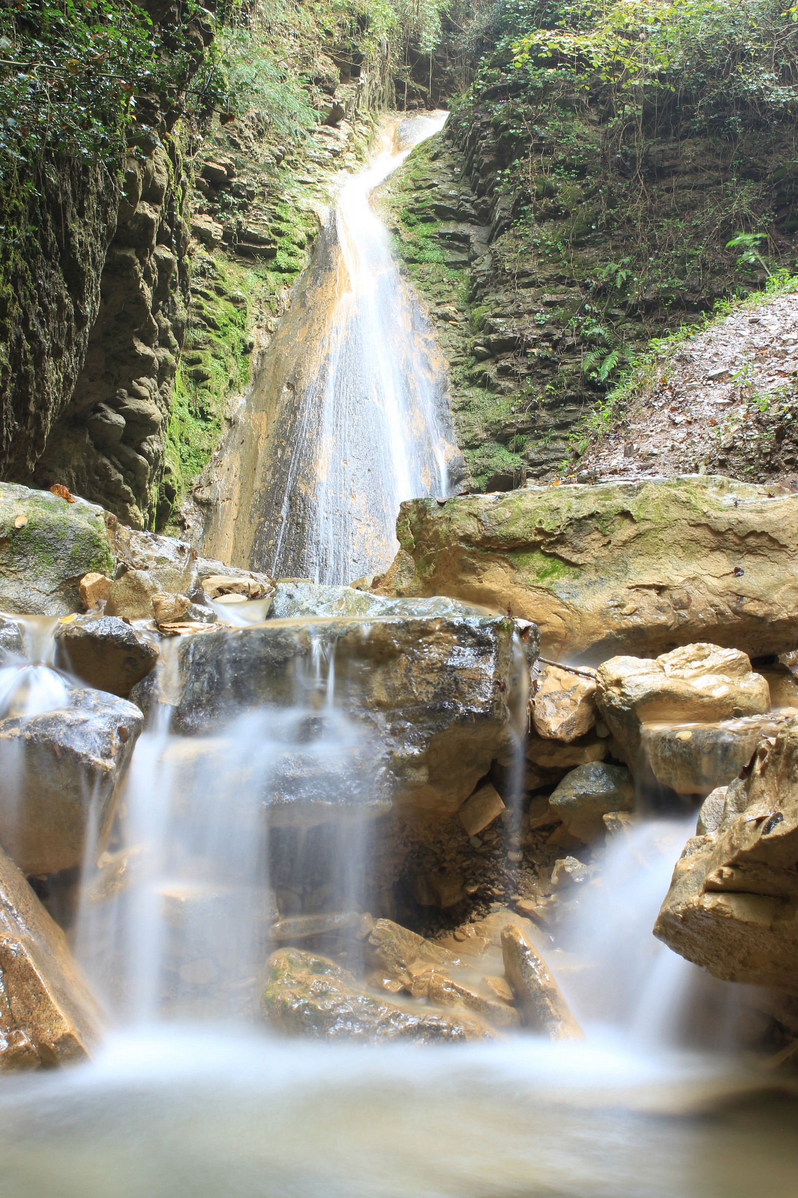 waterfalls mounds brusati