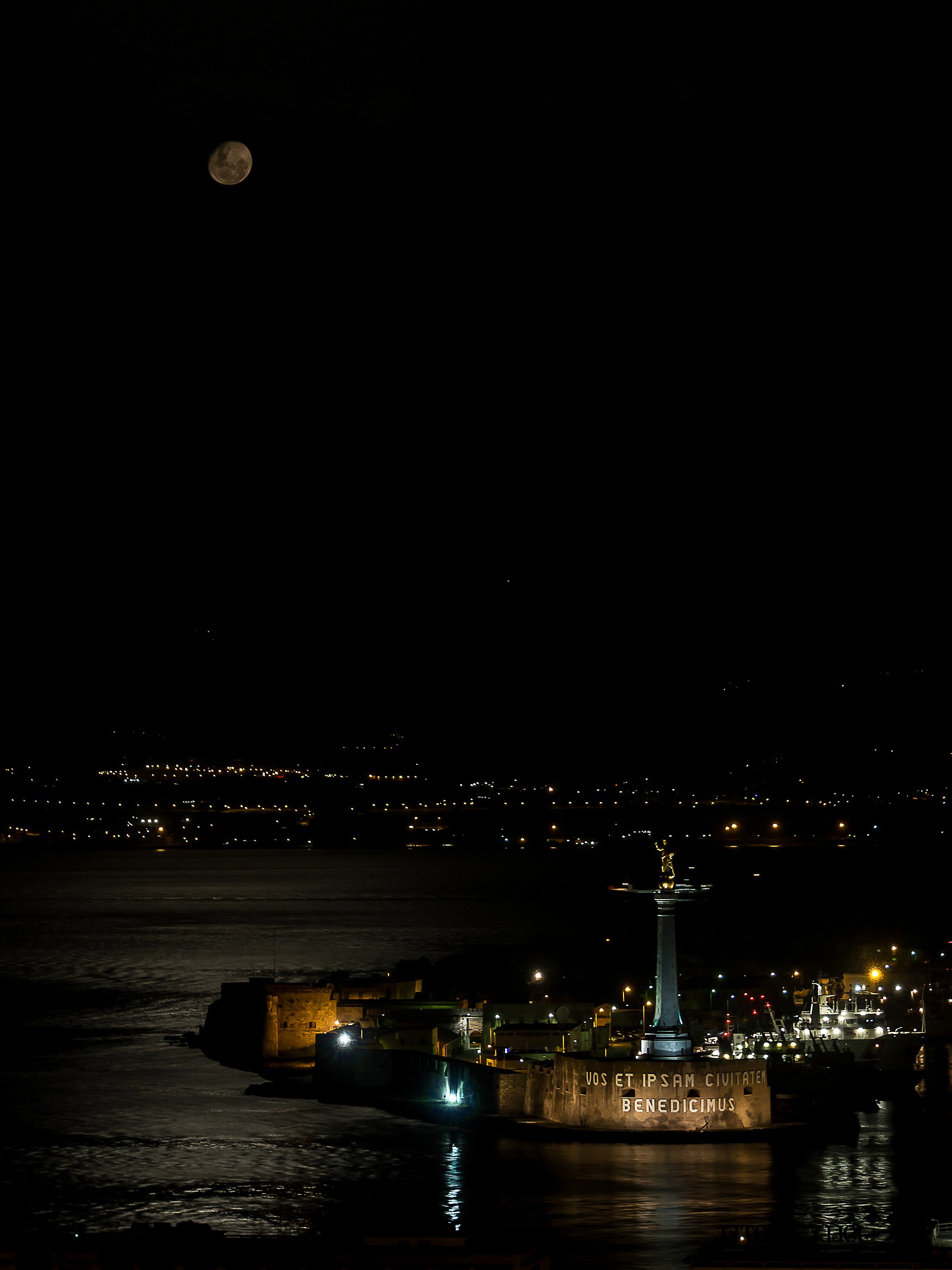 Moonrise - Stretto di Messina