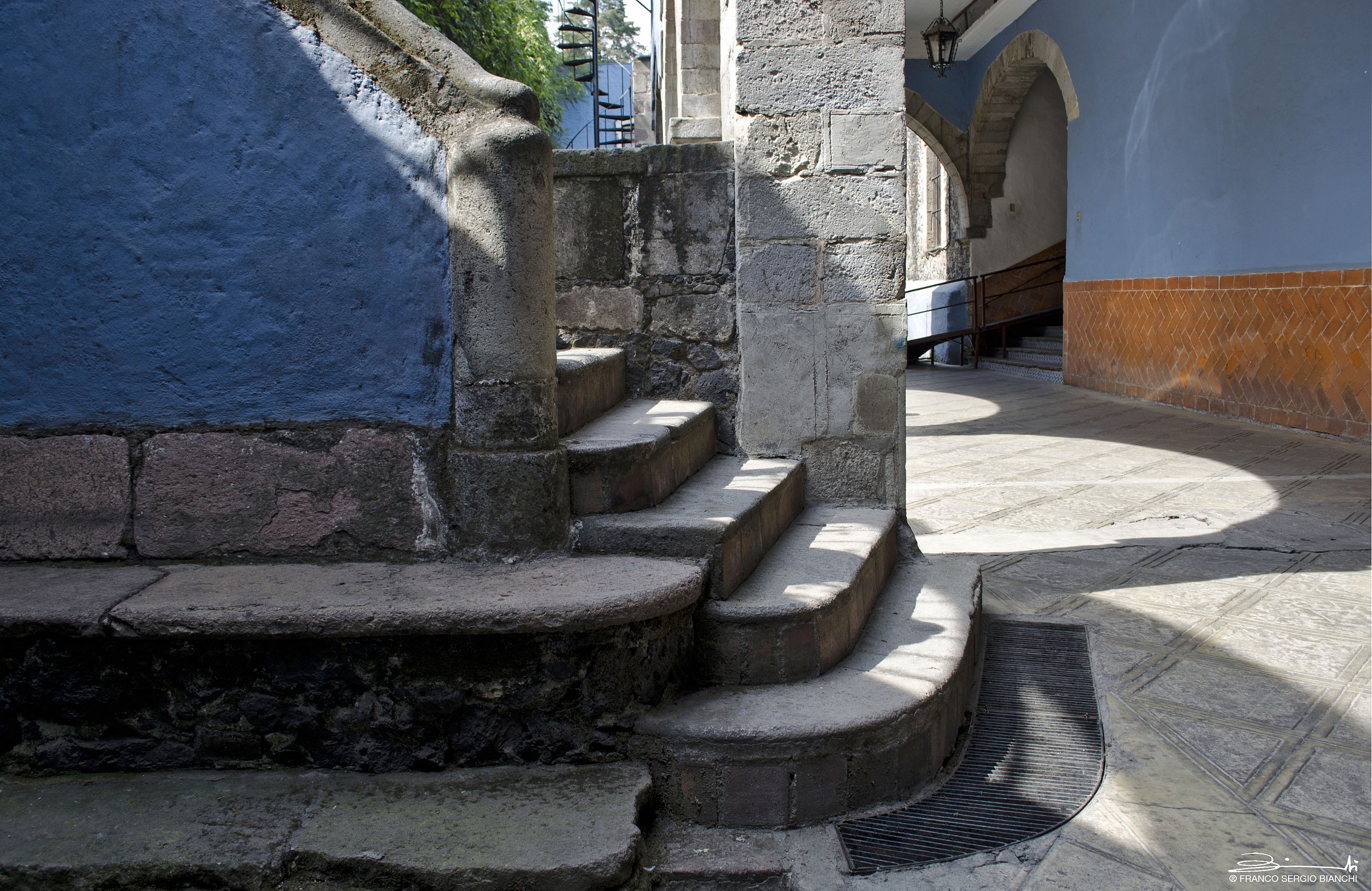 Footsteps and shadows - Mexico City