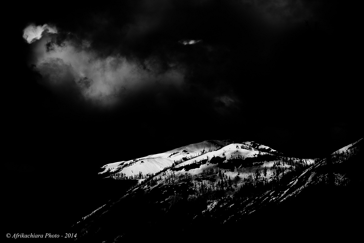 Full of yourself is the curve of silence ... (P. Neruda)