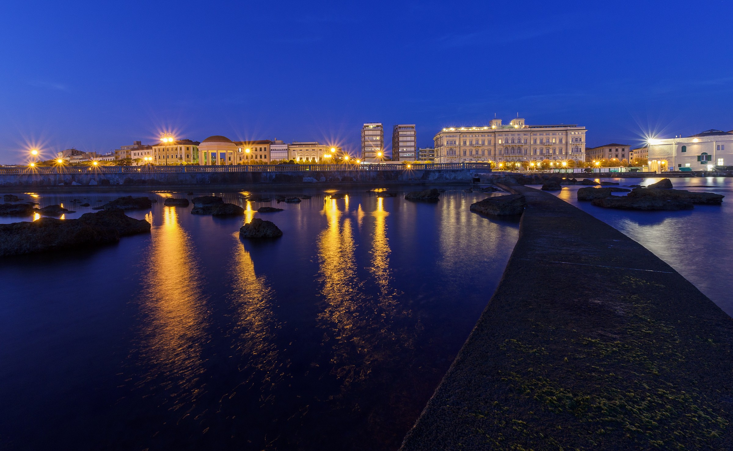 Viale Italy in Livorno