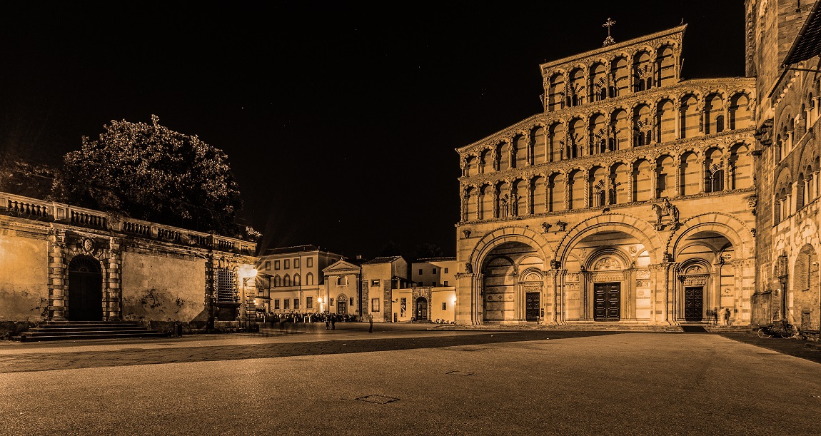 Via Duomo, Piazza San Martino, Piazza AntelminelliLucca