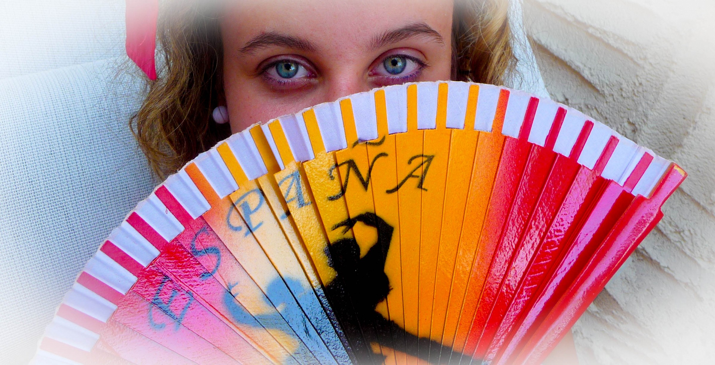 Ragazza con ventaglio