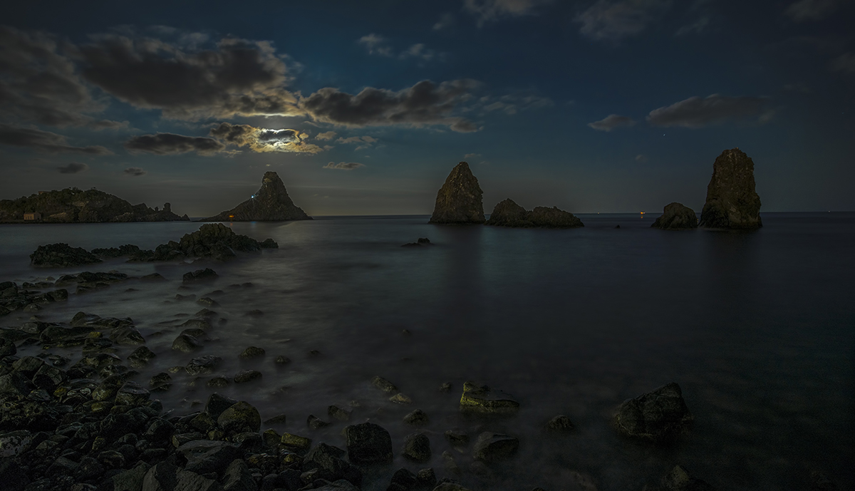 faraglioni di Acitrezza (ct)