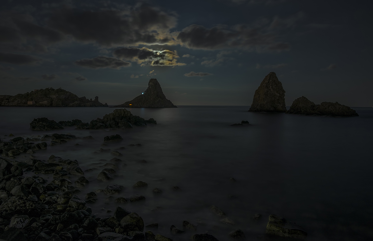 faraglioni di Acitrezza (ct)