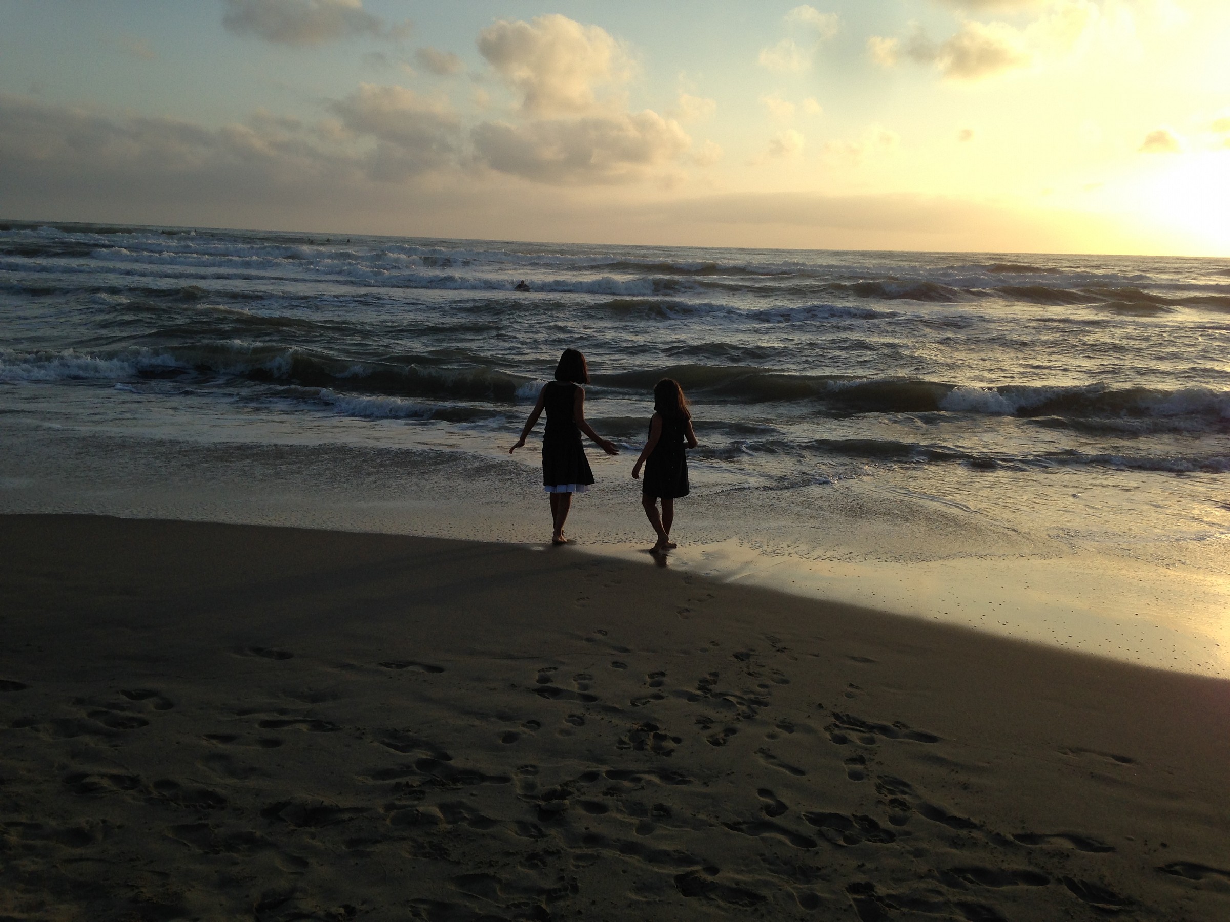 Tramonto con bambine