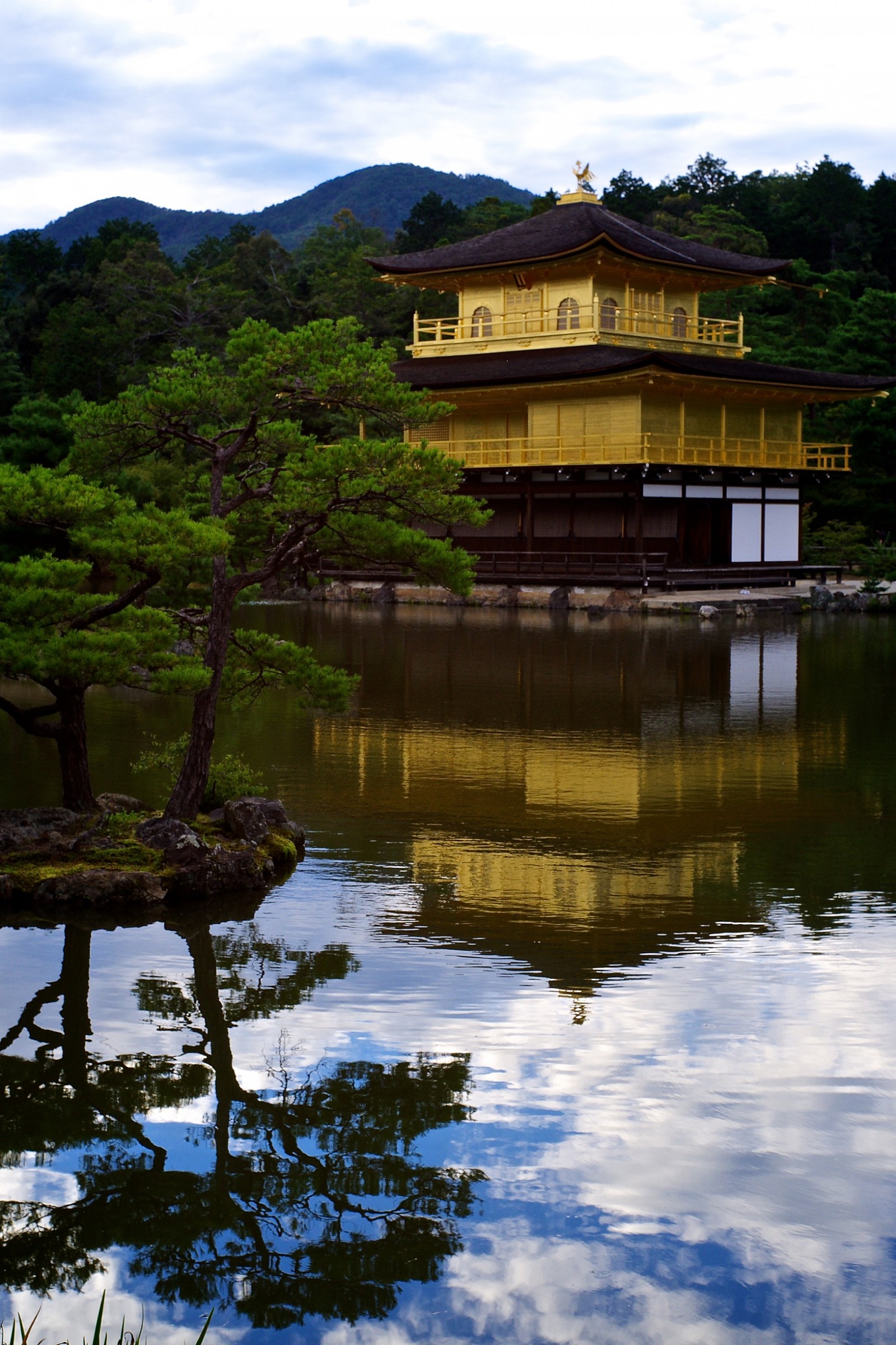 Kinkaku-ji di Kyoto riflesso