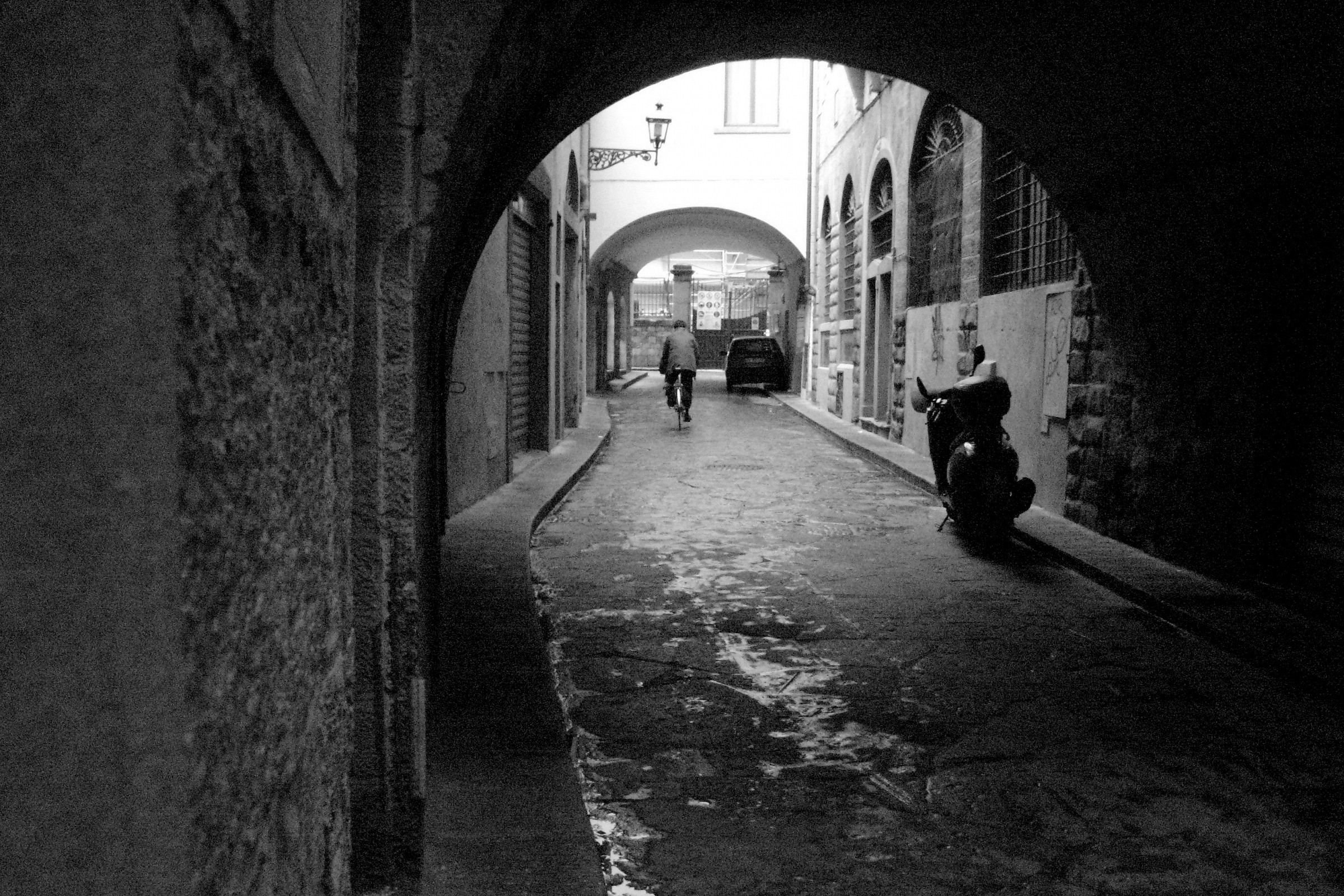 A classic: b / w, old bike and a scooter ...