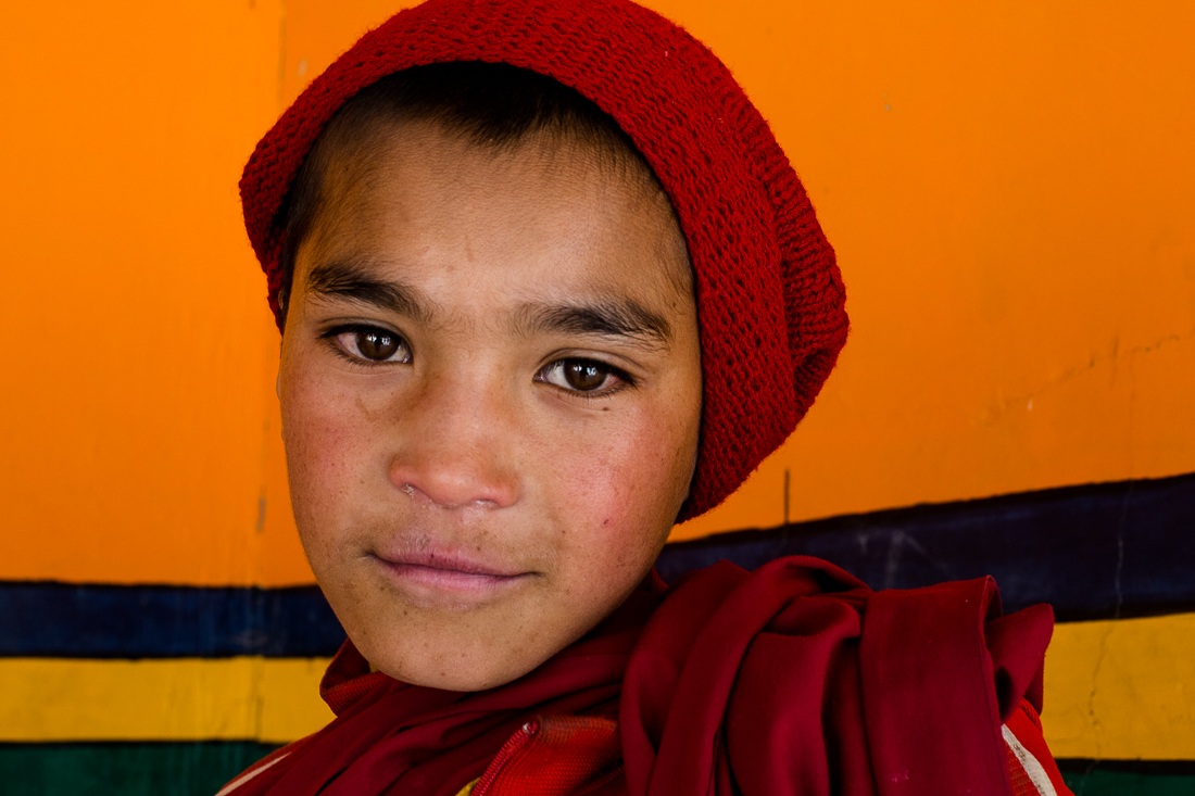 Ladakh, ancora un giovane monaco,  un mezzo sorriso