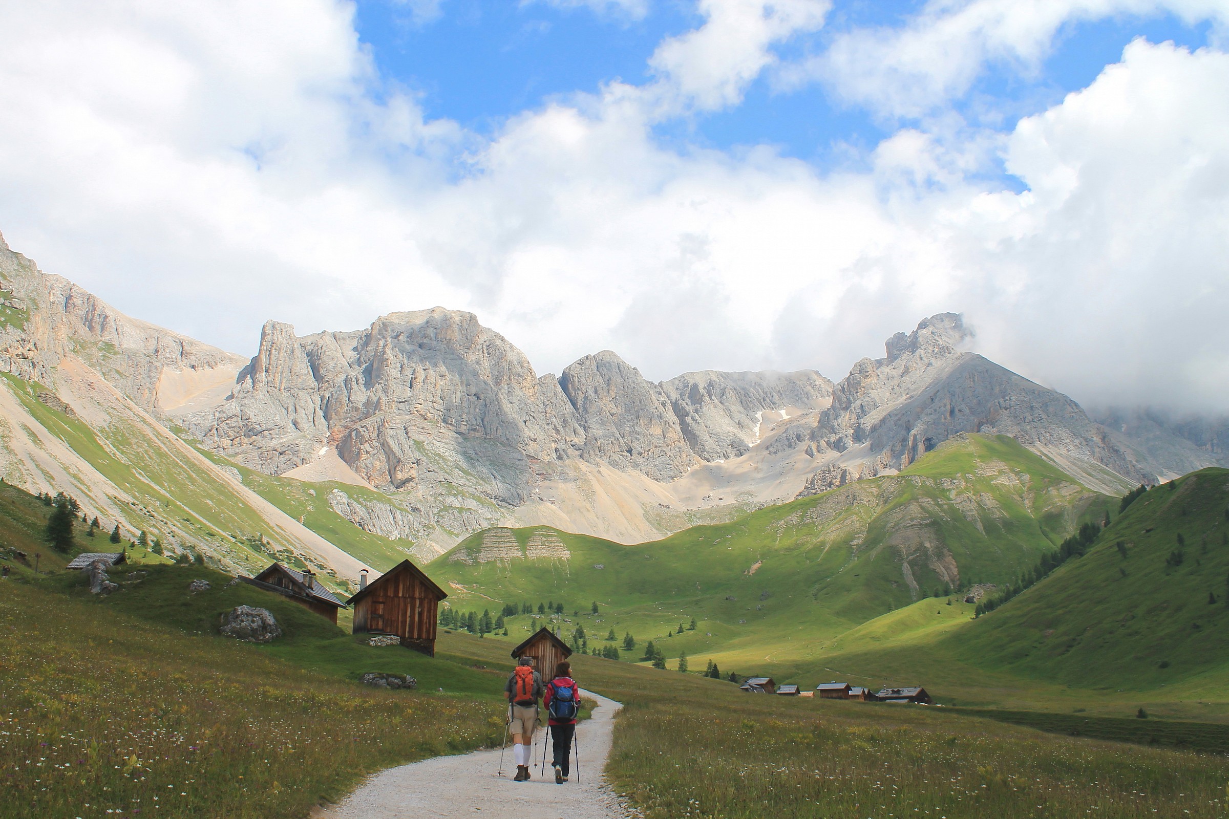sentiero per rifugio fuciade
