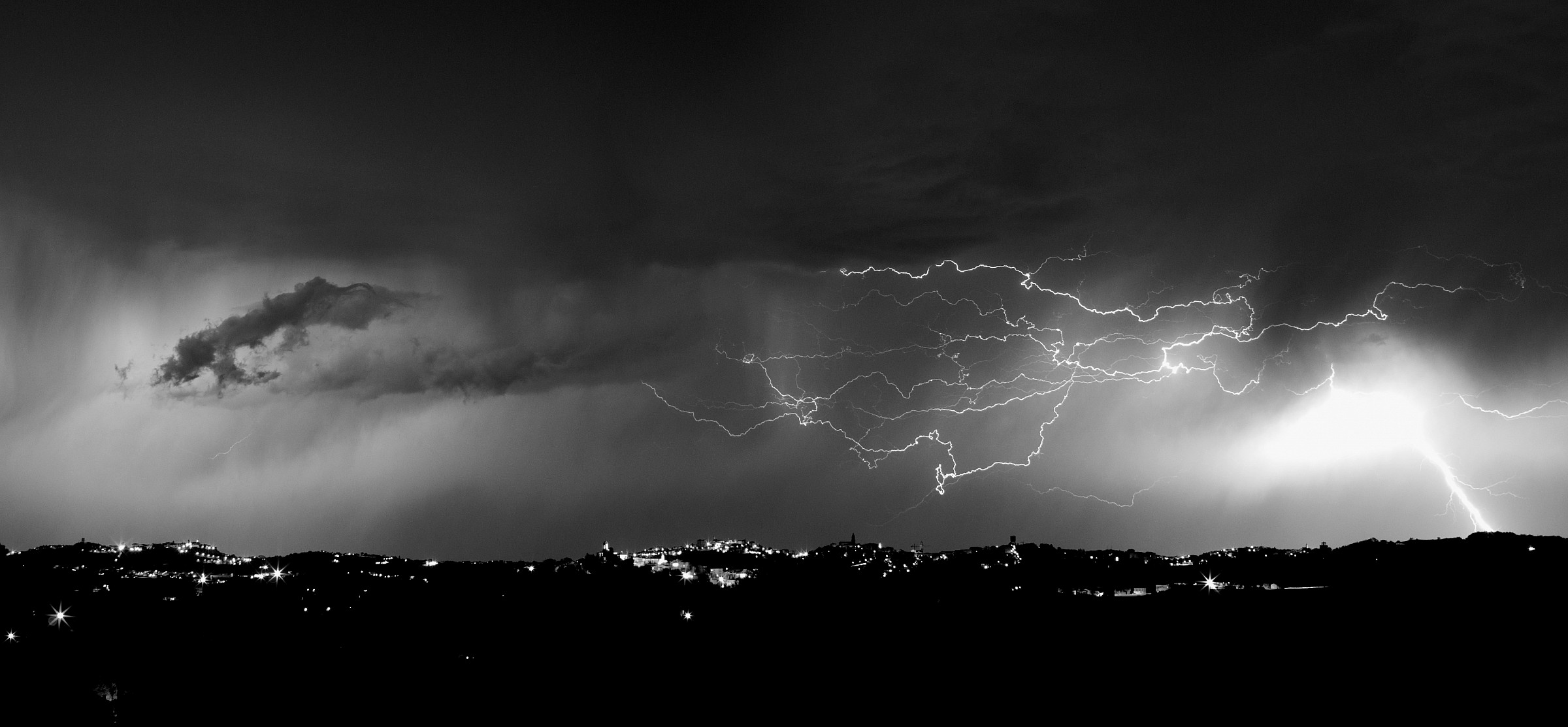 tempesta di fulmini sopra l'adriatico!!