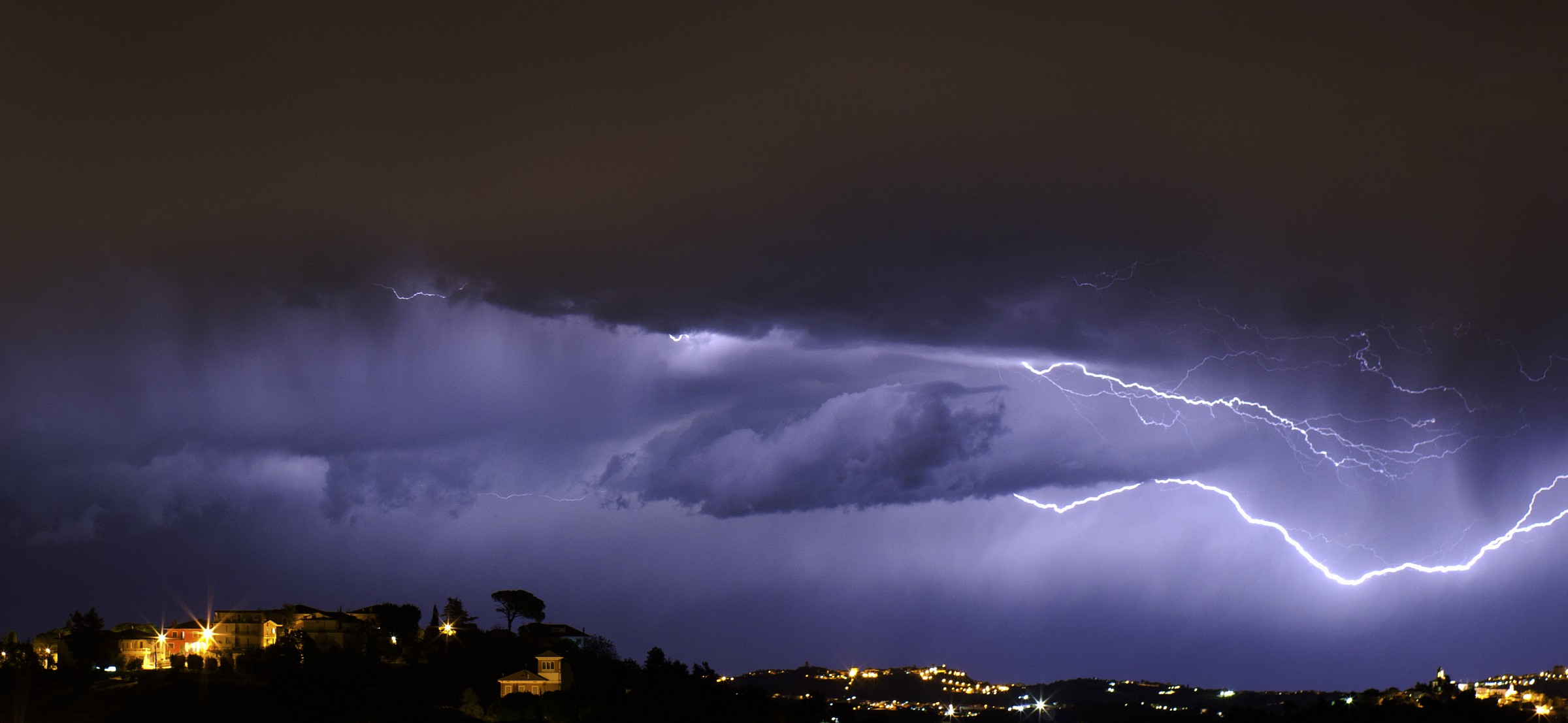 tempesta di fulmini sopra l'adriatico!!