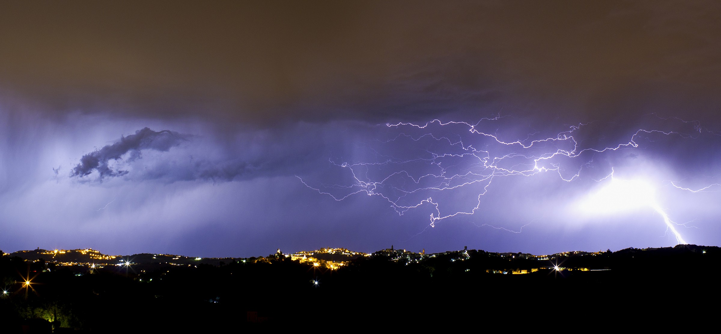 tempesta di fulmini sopra l'adriatico!!