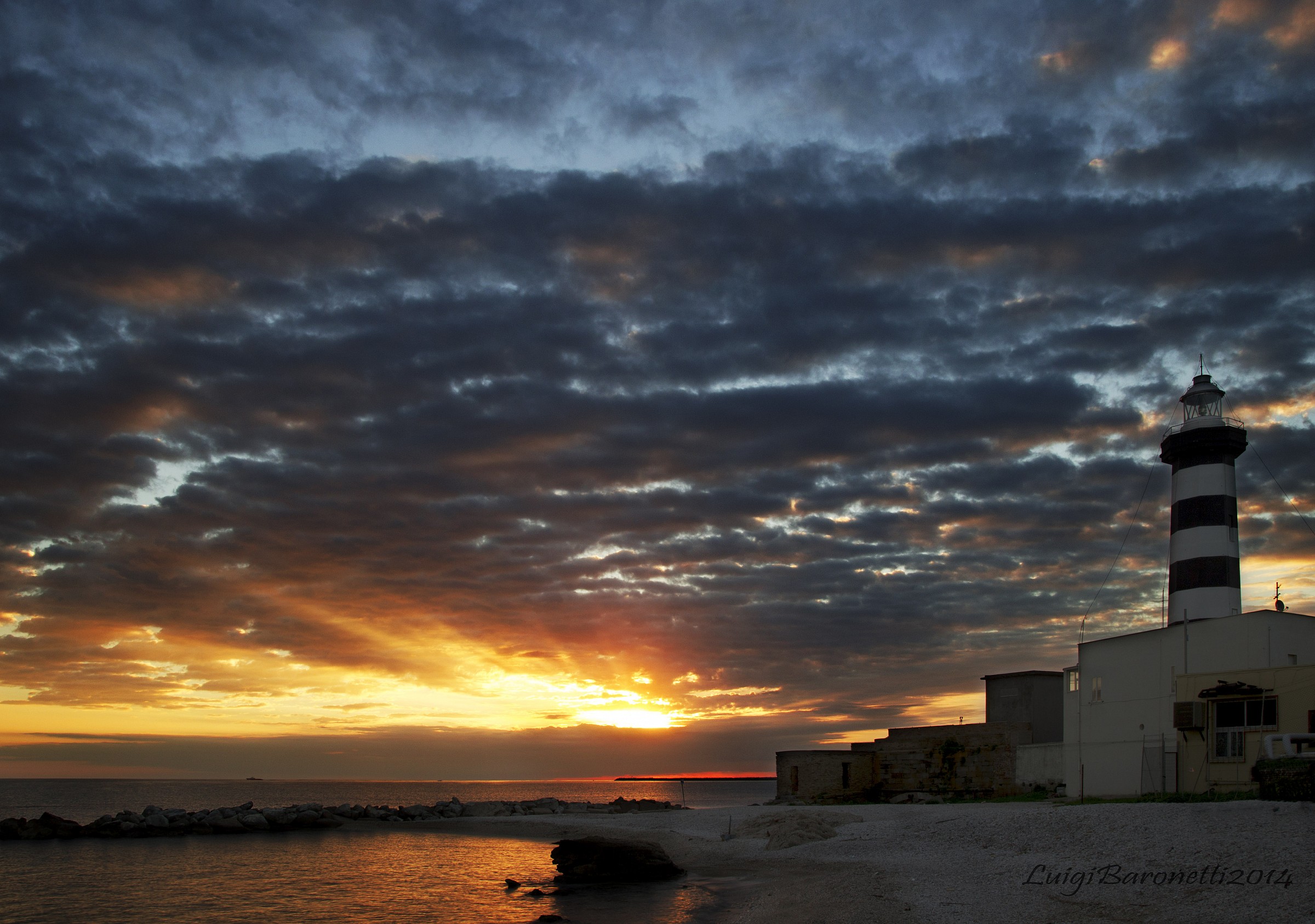 illumina il sole...il faro si spegne.