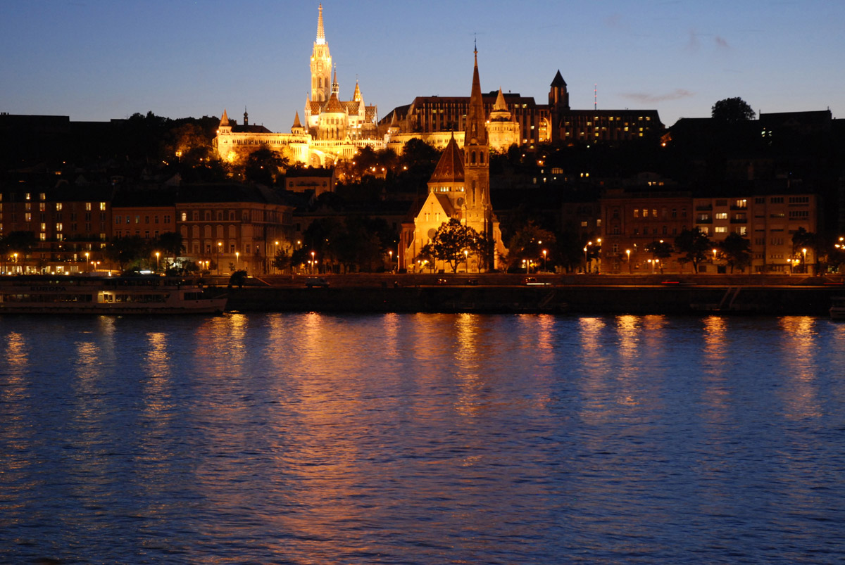 Budapest in notturna