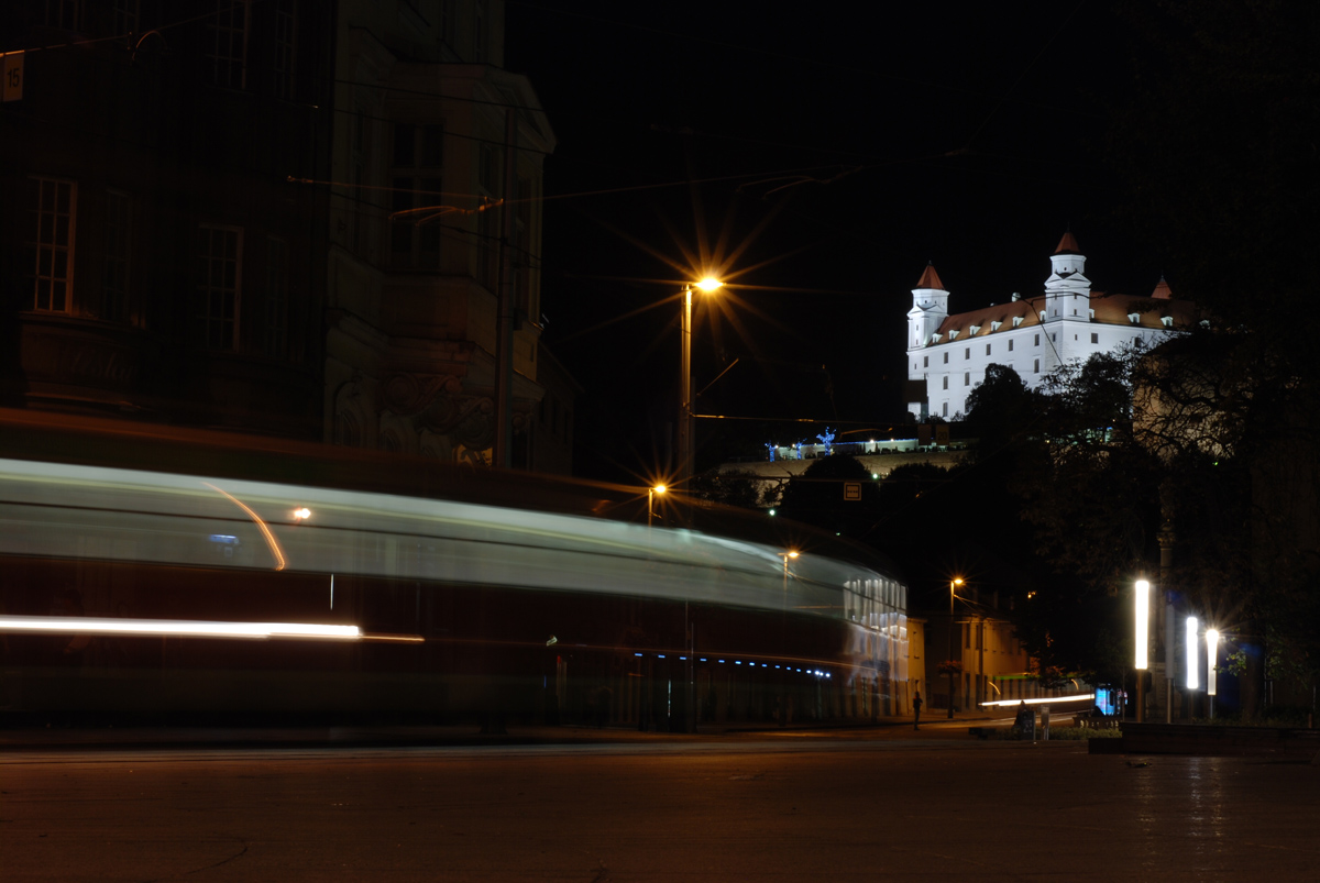 Bratislava in notturna