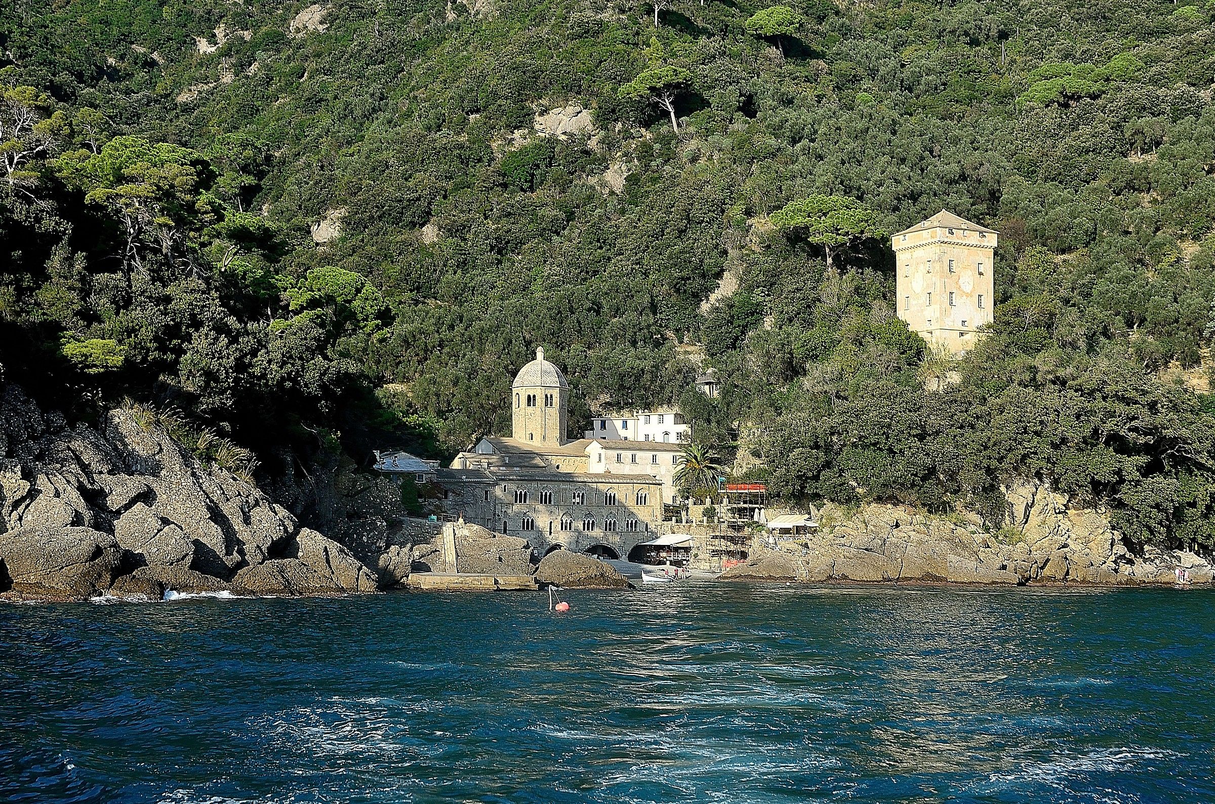abbazia di San Fruttuoso di Camogli, dalla barca