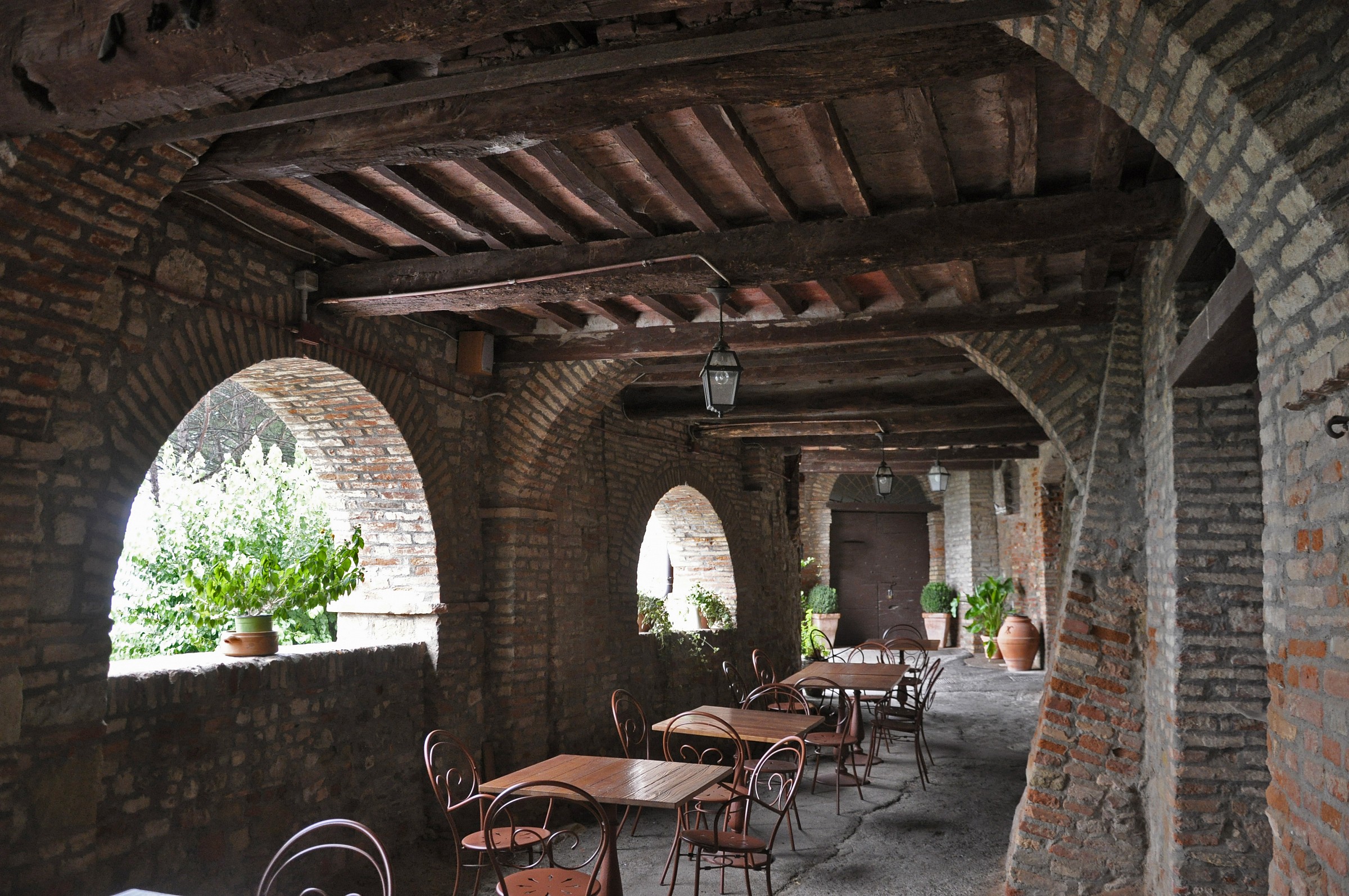 walk with Restaurant