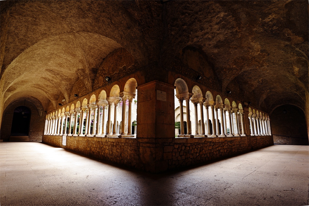 Cloister of Valvisciolo (Latin)