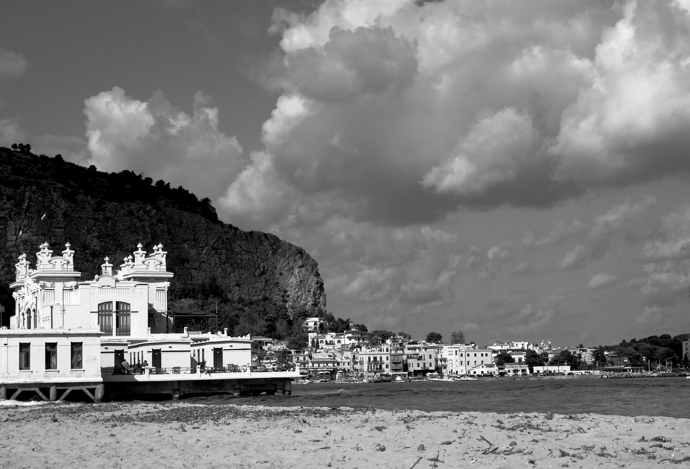 Mondello in b & w