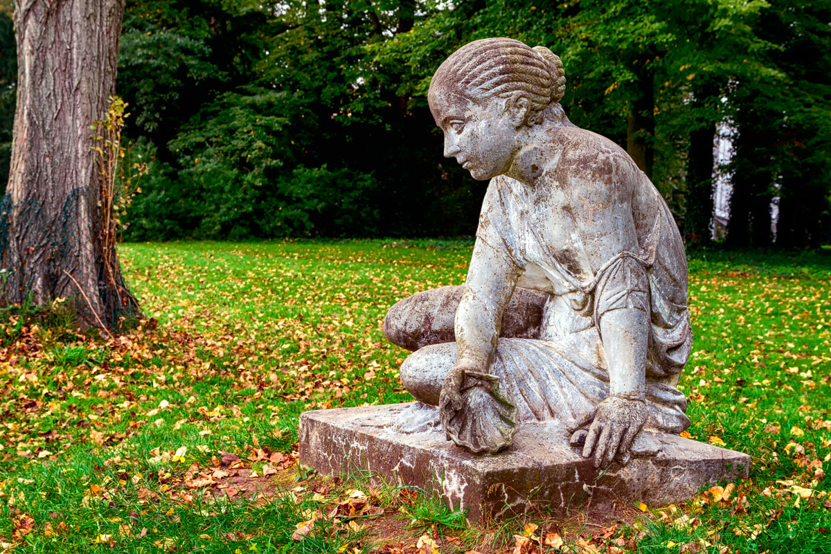 Sculpture - Seeker of shells