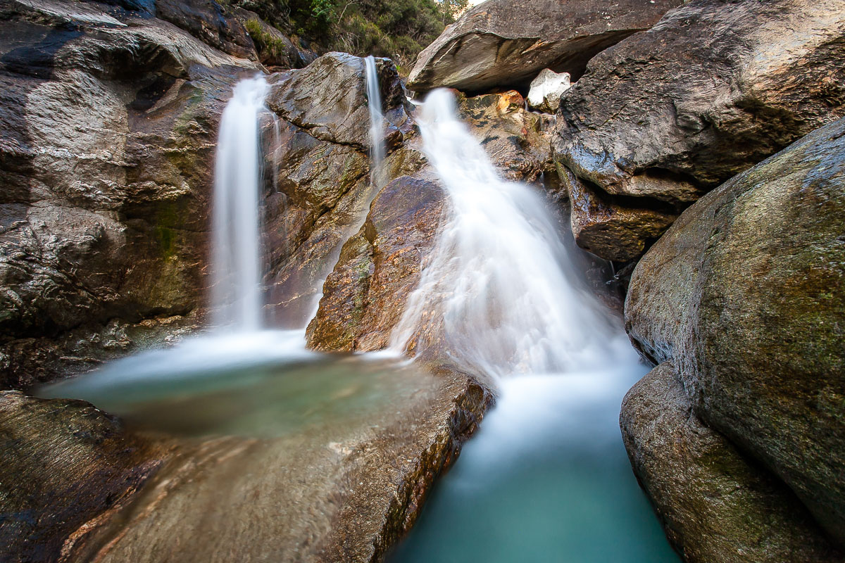 Silk among the rocks