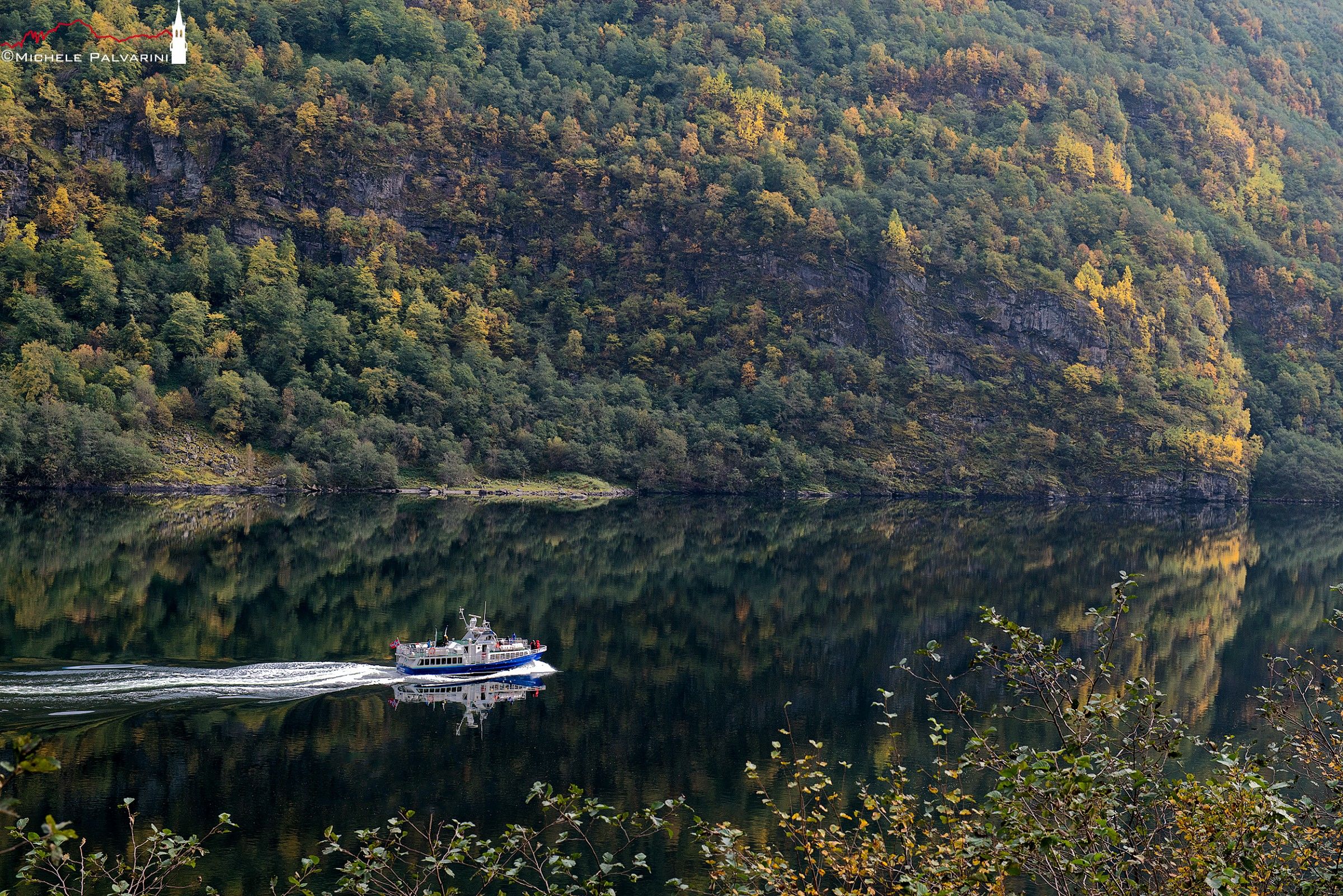 Ferry in Naeroyfjord
