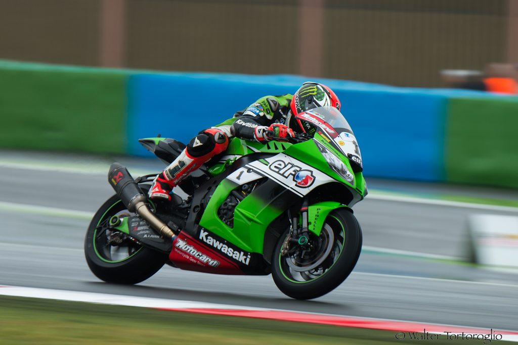 Tom Sykes panning