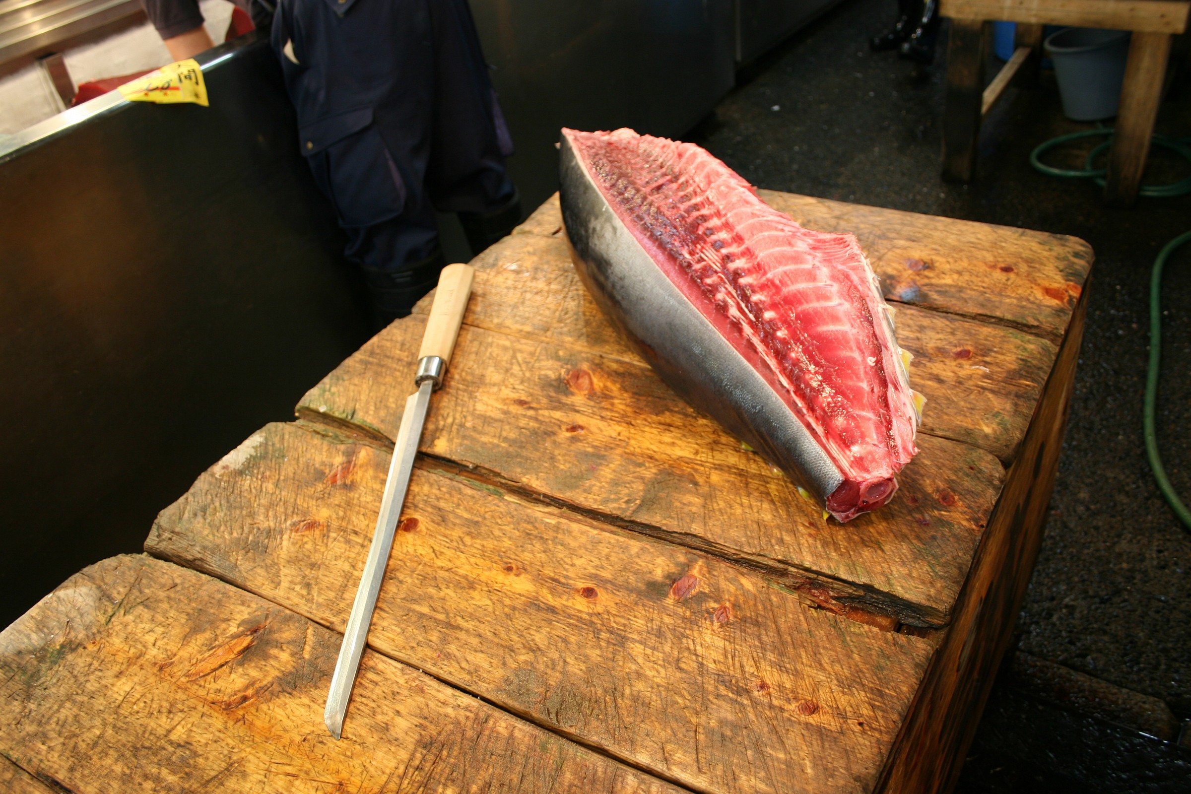 the art of the sword and cut the tuna
