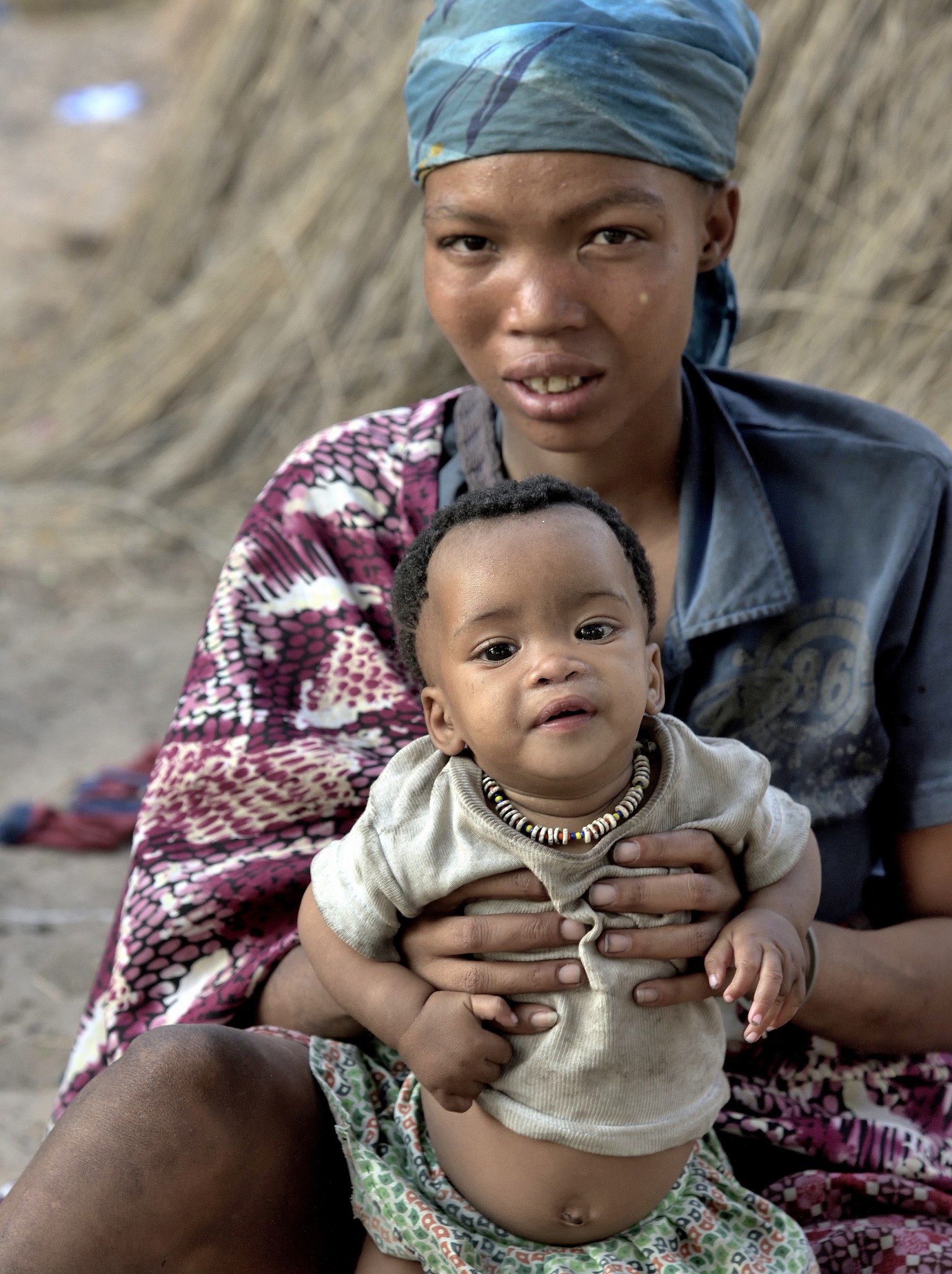 Bushmanland - Giovane madre Boscimane con bambino
