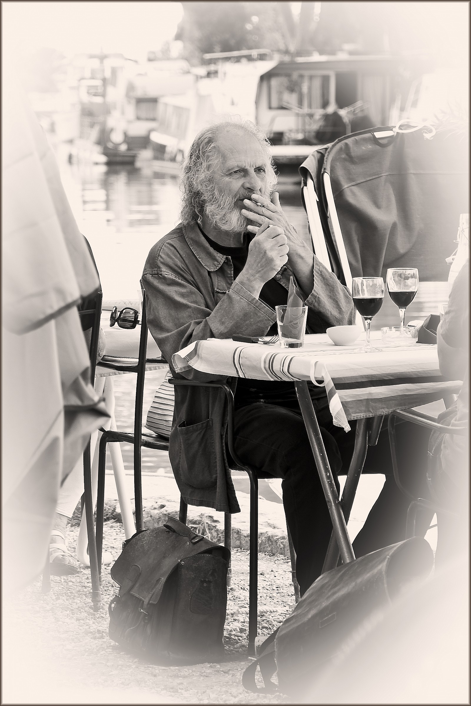 Artist stolen in the privacy of his solitude