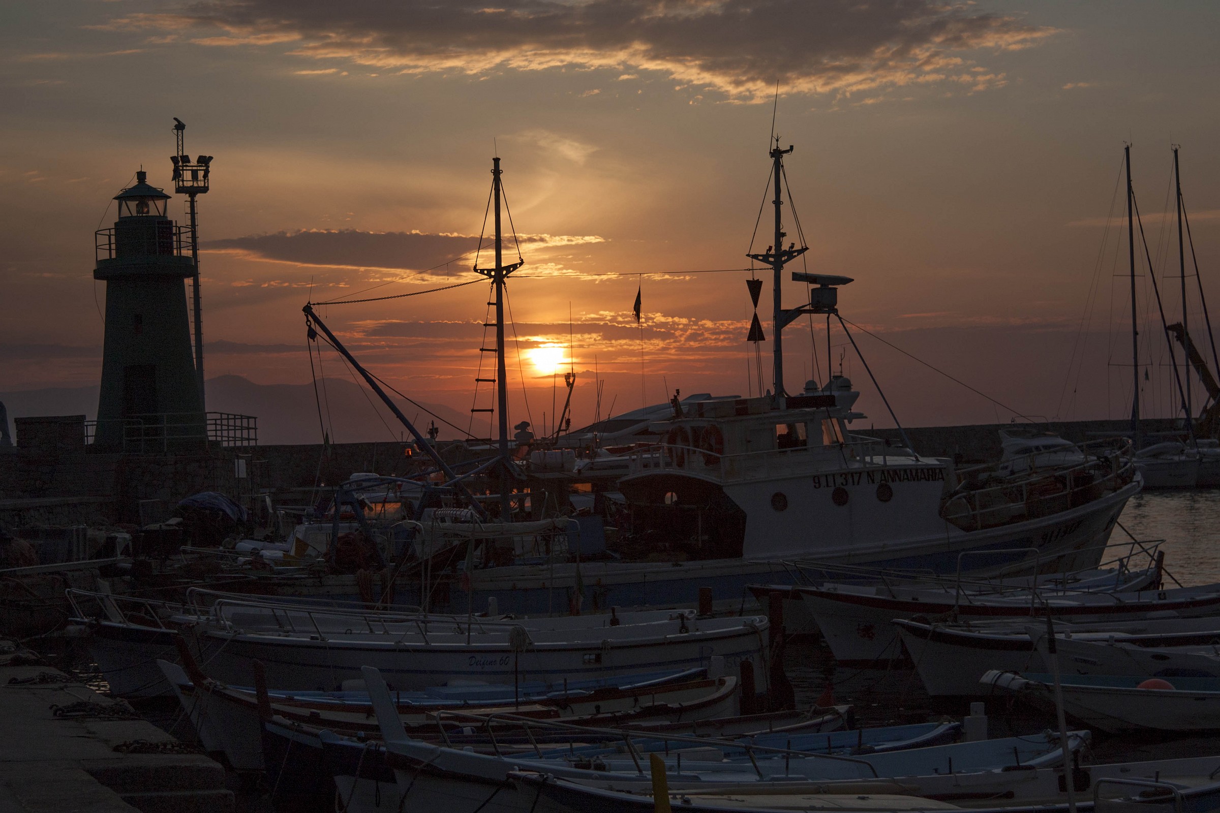 sunrise in the harbor