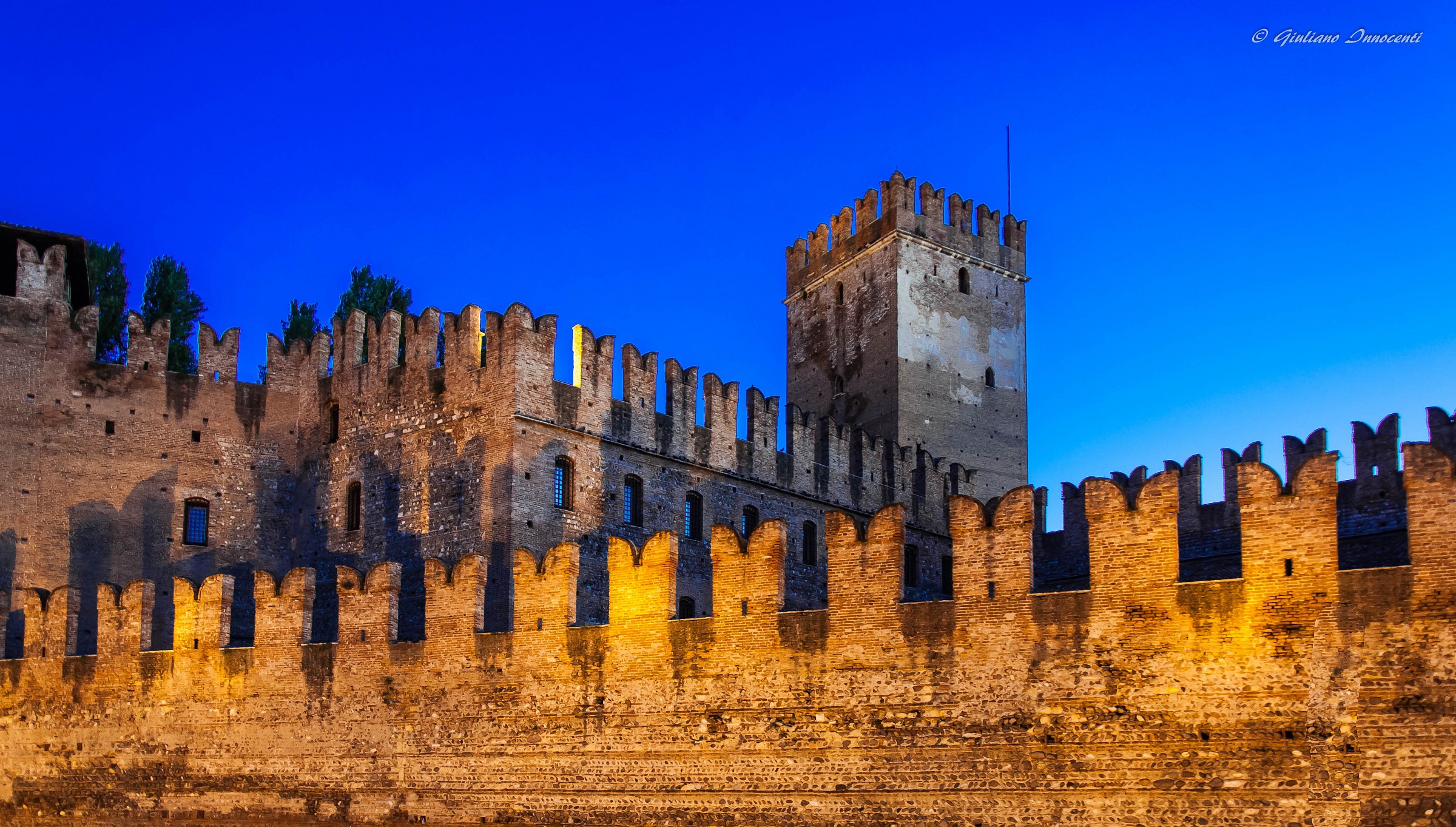 now blue on the walls Scala