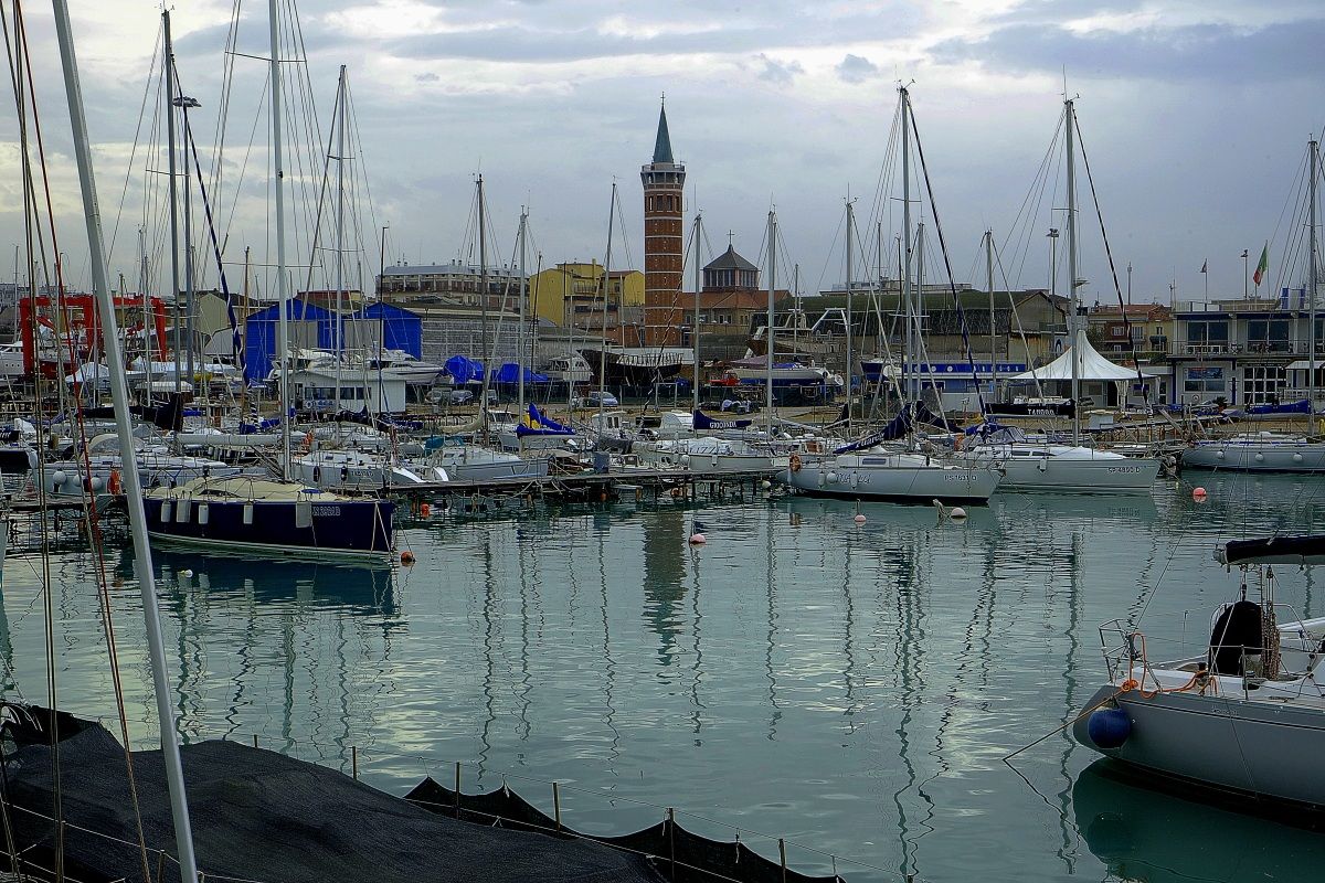 Prova Fujifilm x-a1 Tre (porto turistico Civitanova M.)