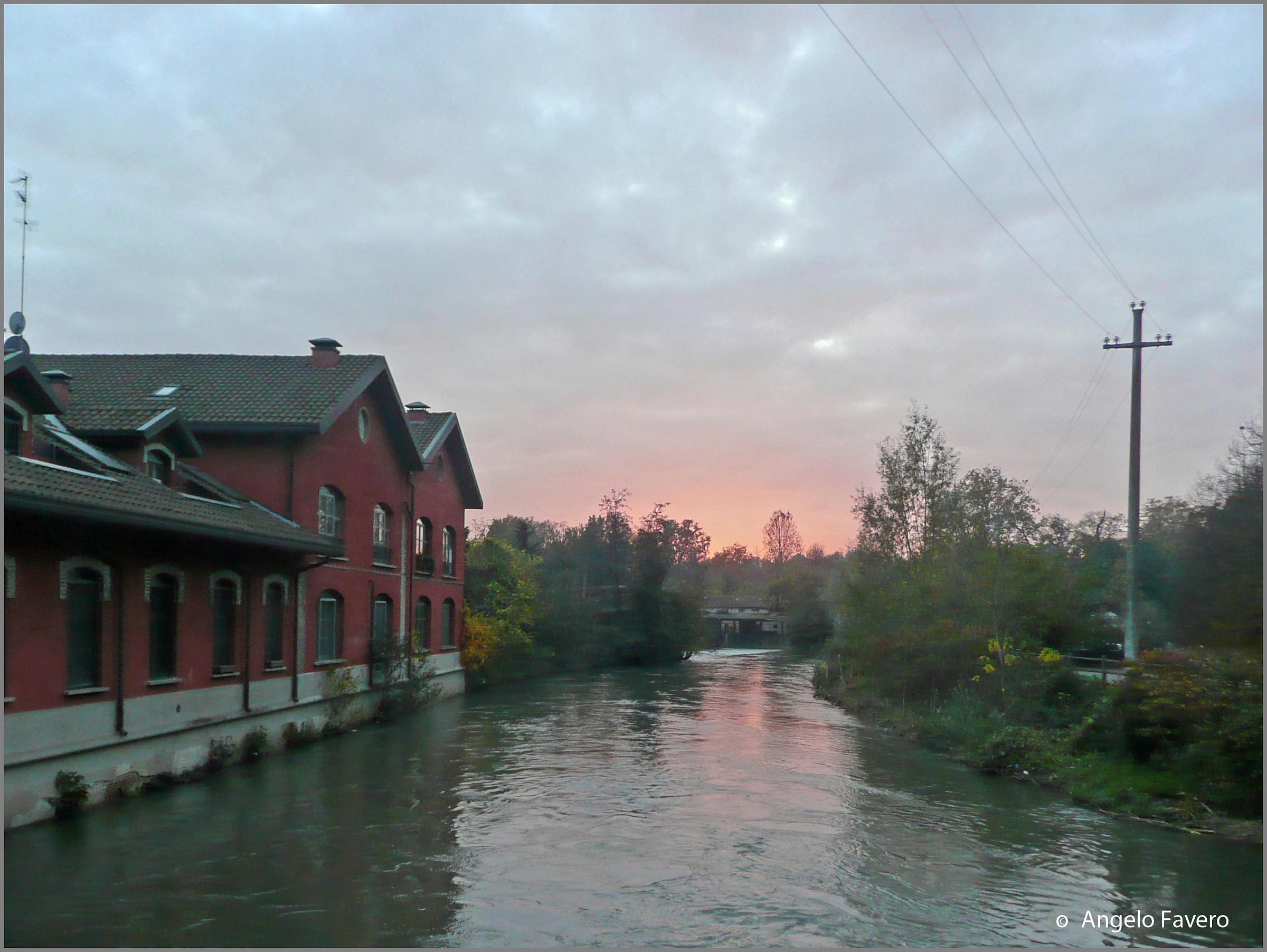 tramonto sul fiume Lambro