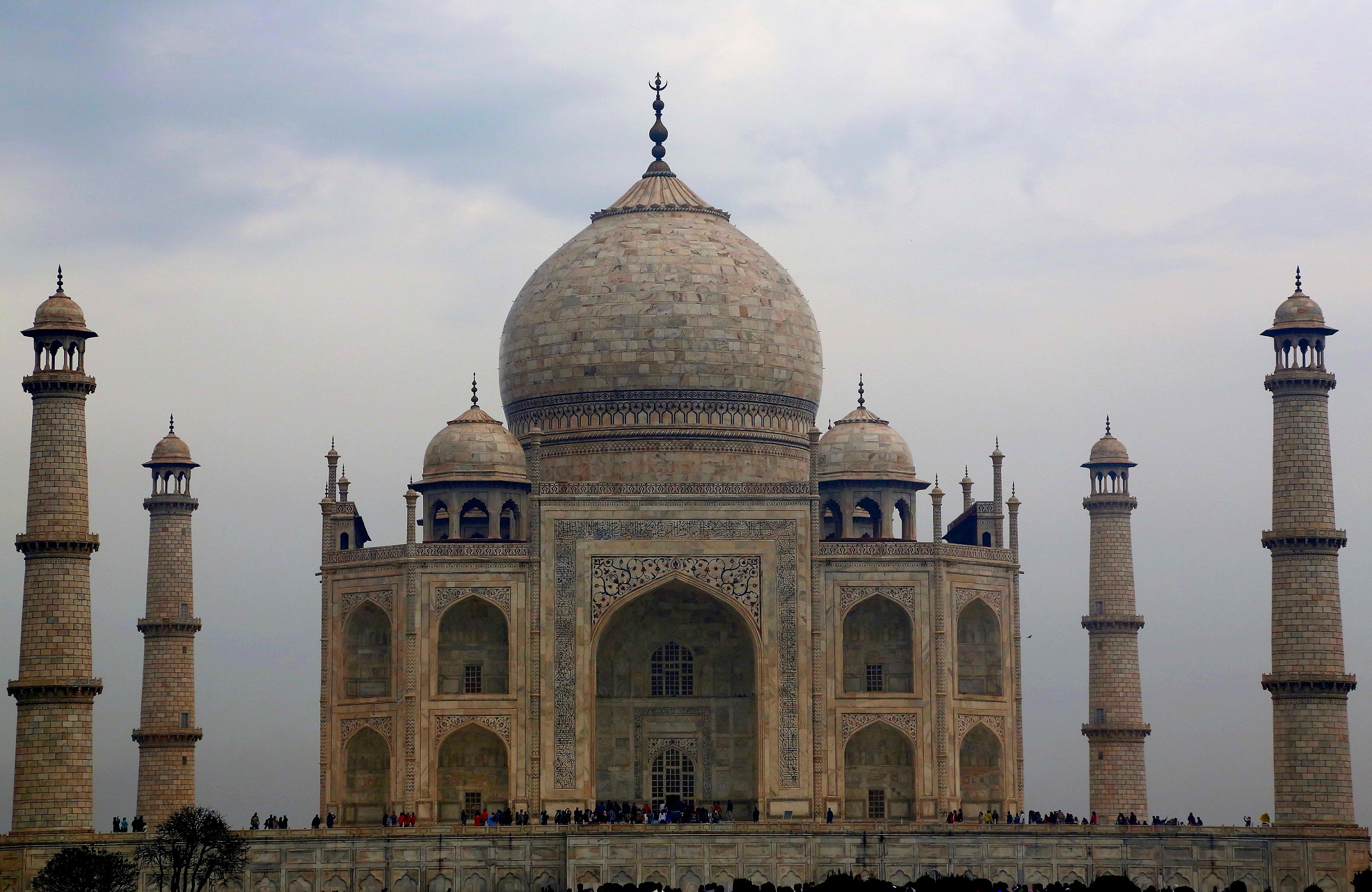 Oggi sul Taj Mahal non c'è il sole