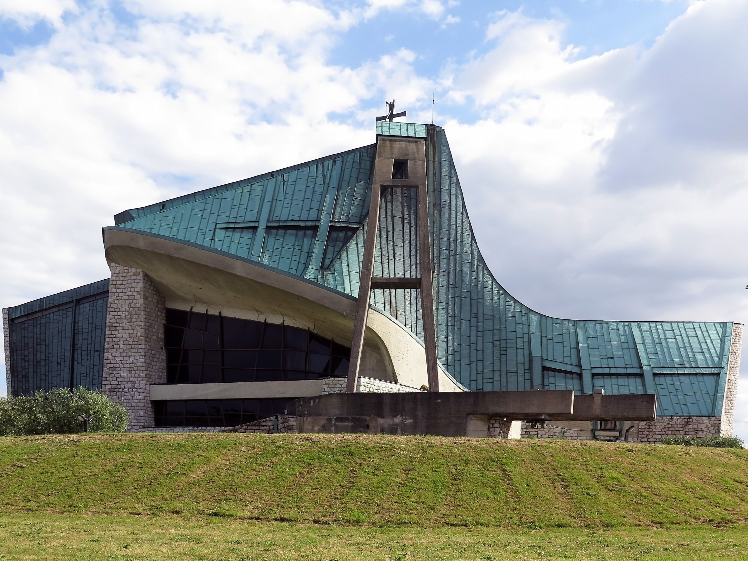 chiesa sull'autostrada A1