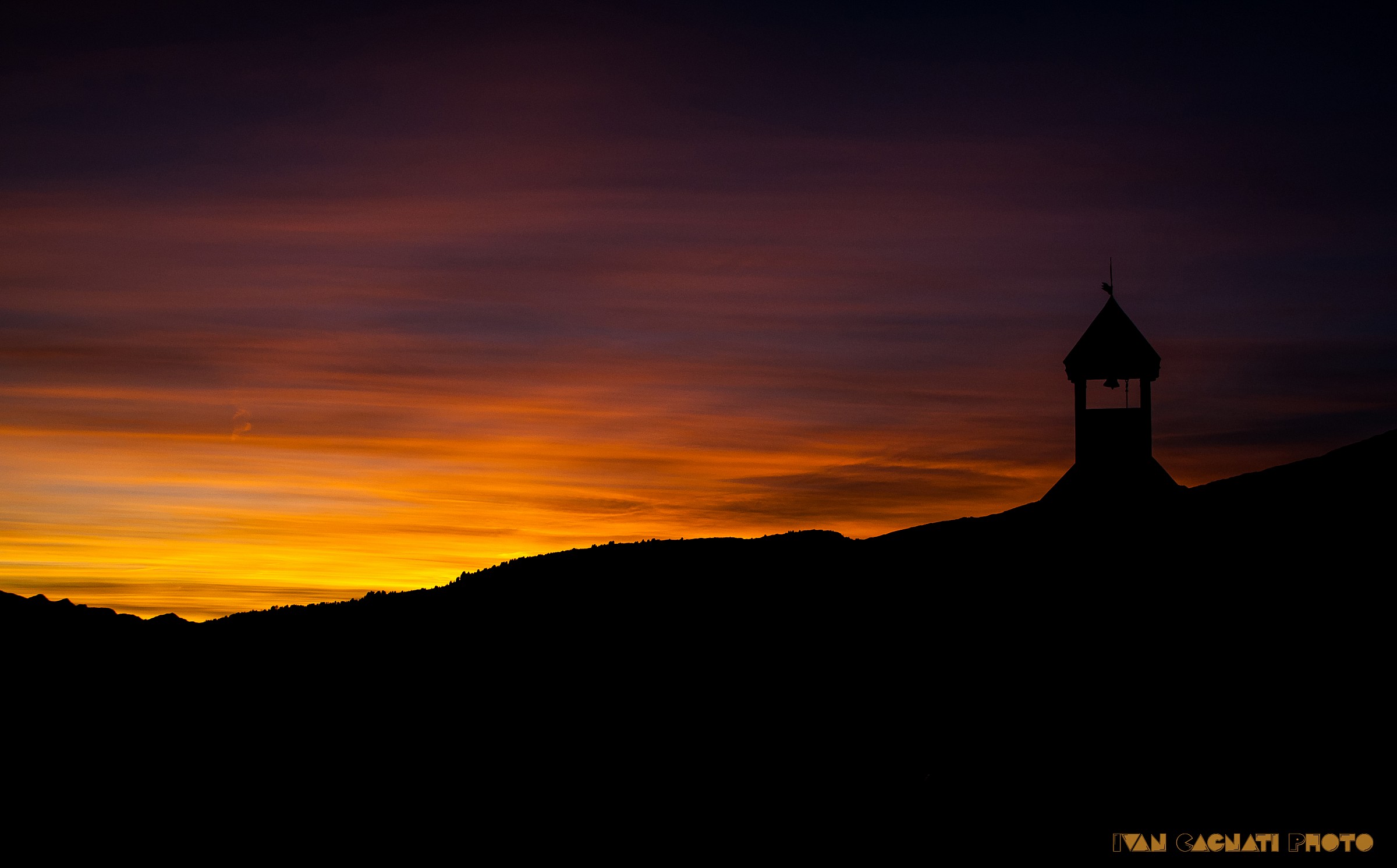 Silhouette sul Passo Valles