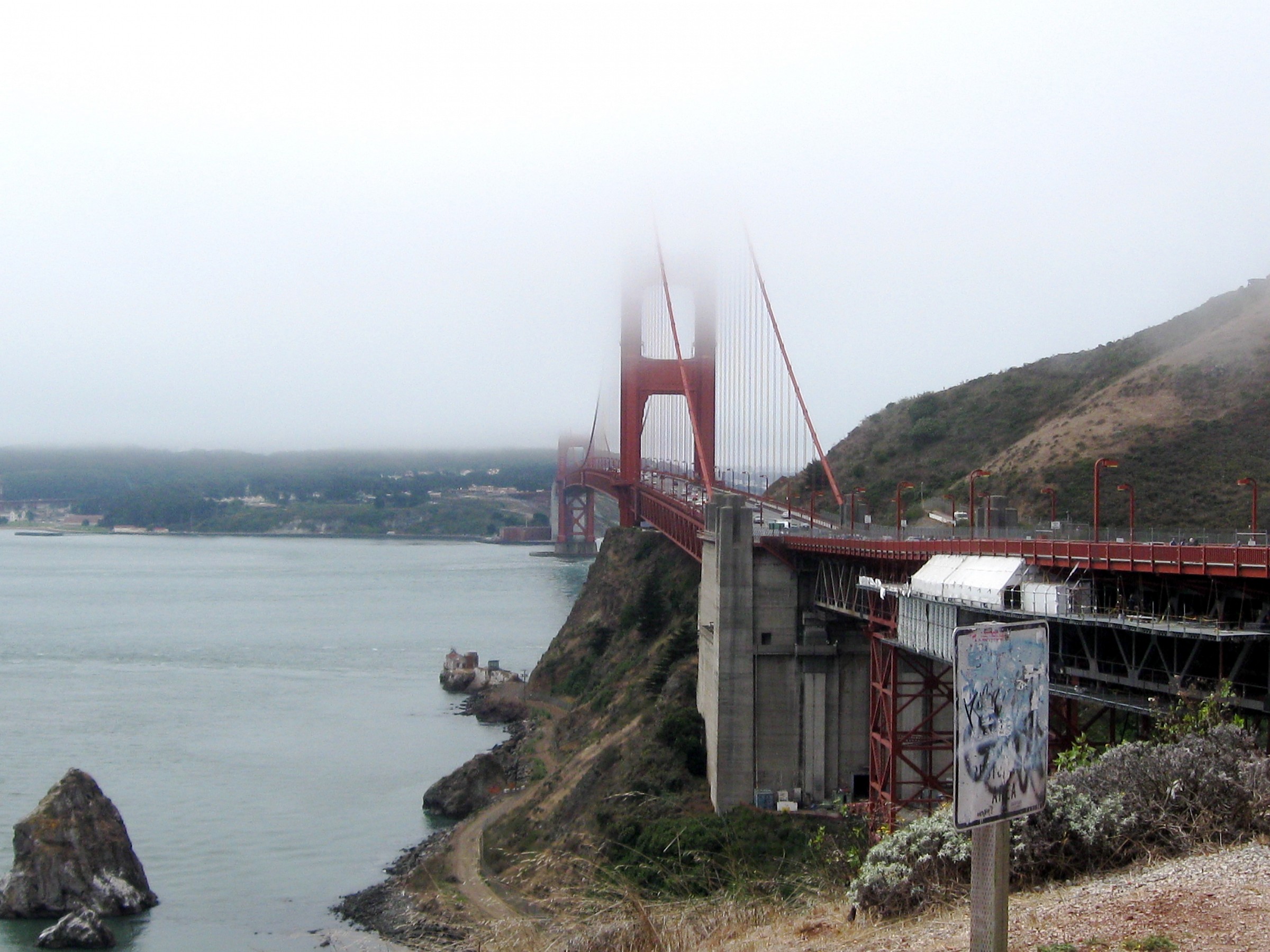 Golden Gate avvolto dalla nebbia